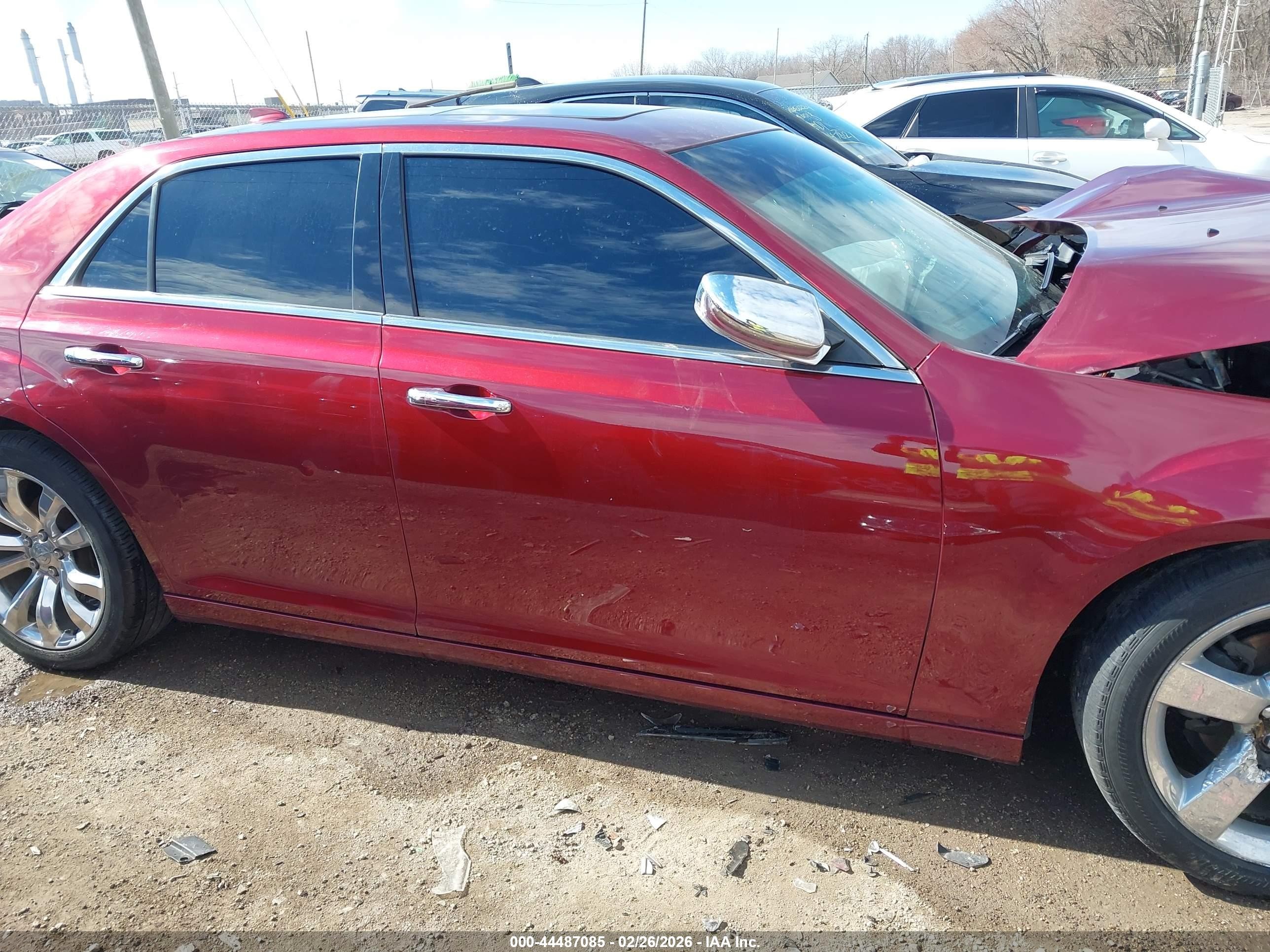 2015 Chrysler 300c   Red vin: 2C3CCAEG8FH921942