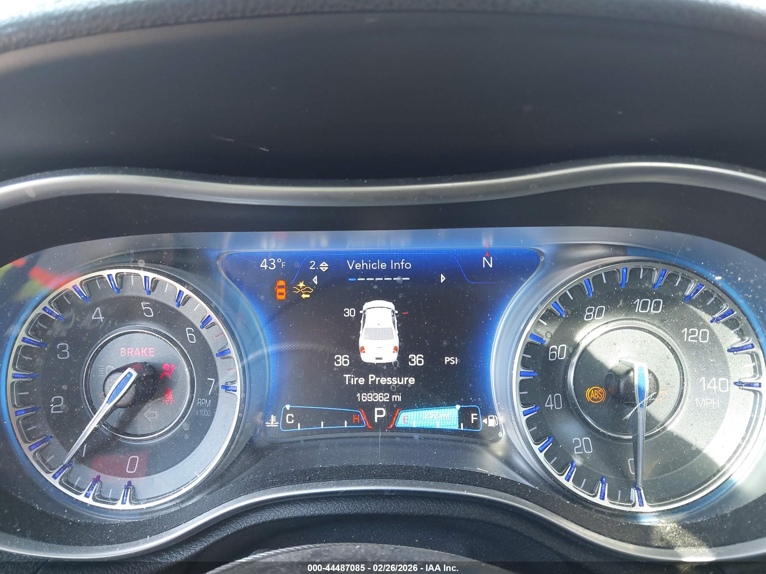 2015 Chrysler 300c   Red vin: 2C3CCAEG8FH921942