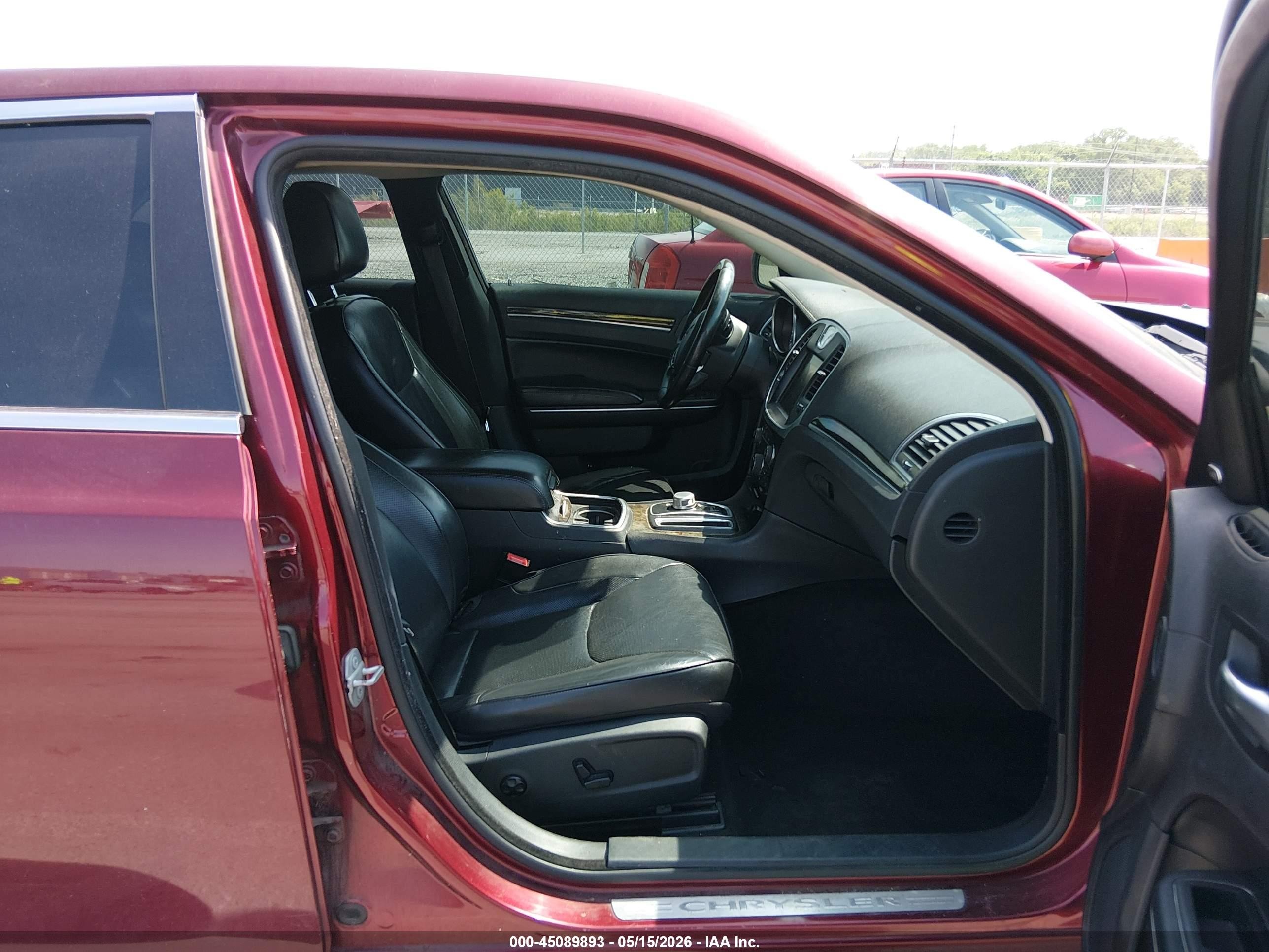 2016 Chrysler 300c Burgundy vin: 2C3CCAEG8GH134796