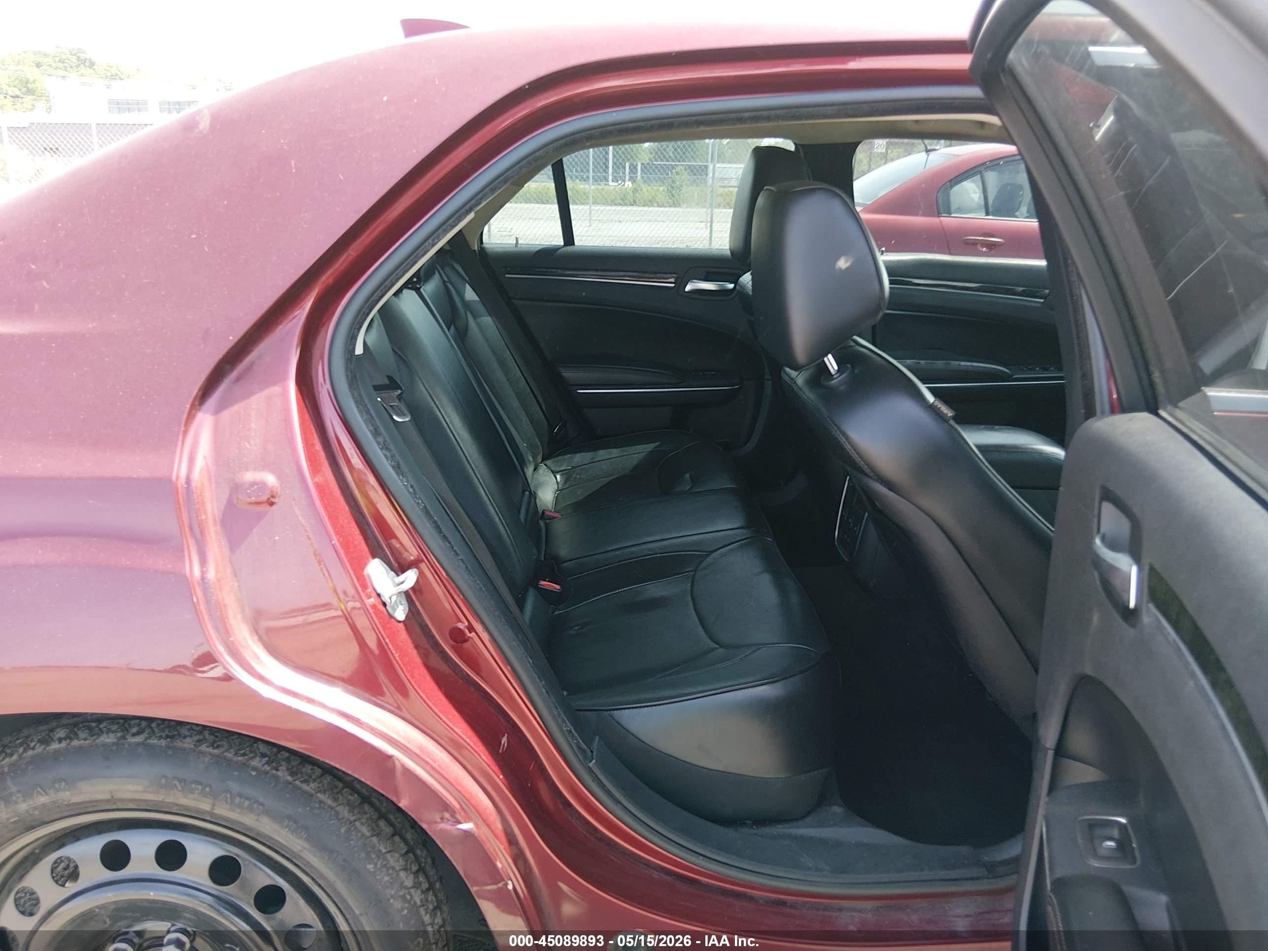 2016 Chrysler 300c Burgundy vin: 2C3CCAEG8GH134796