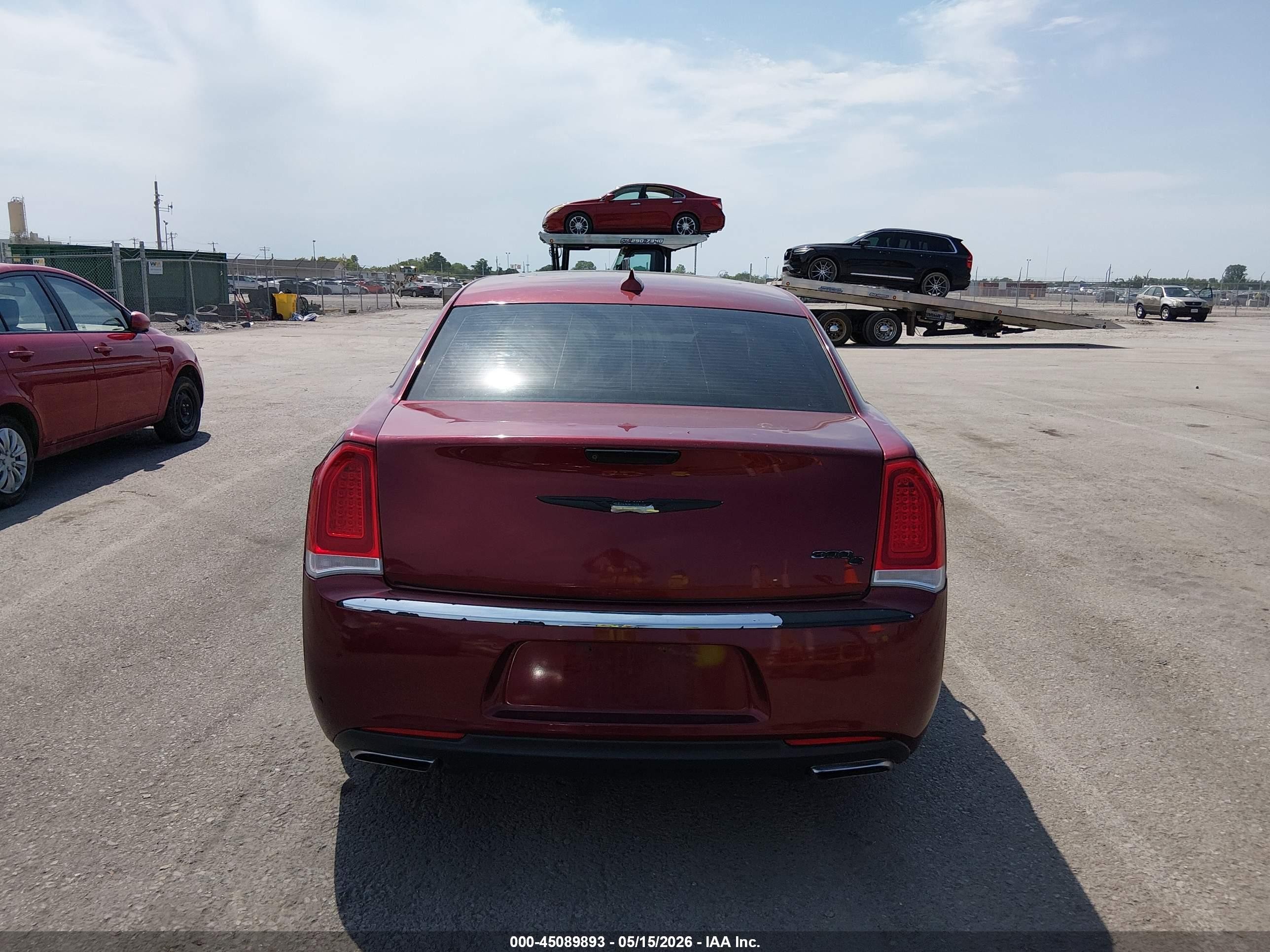 2016 Chrysler 300c Burgundy vin: 2C3CCAEG8GH134796