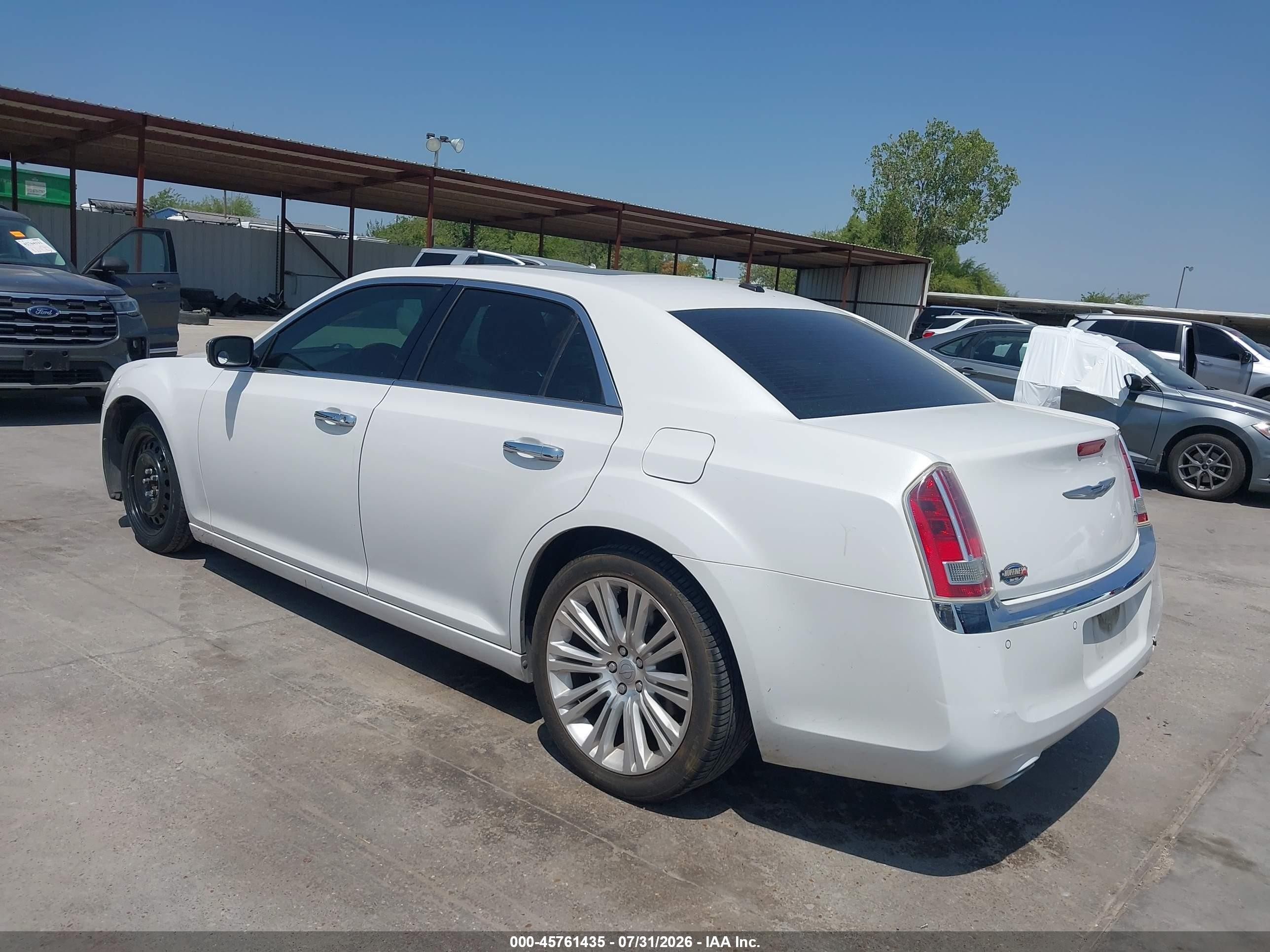 2014 Chrysler 300c   White vin: 2C3CCAEG9EH165066