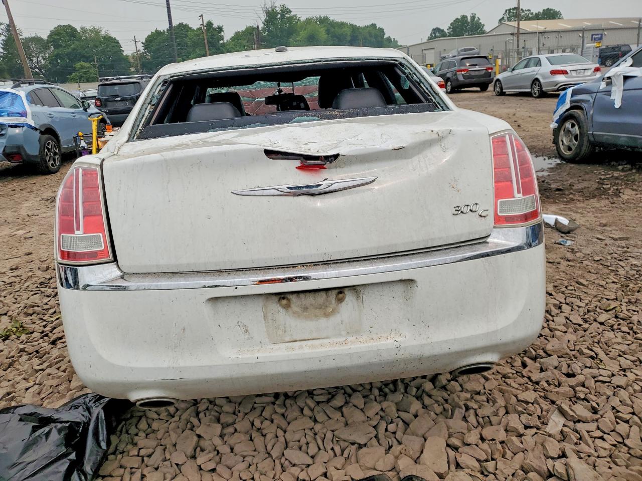 2014 Chrysler 300c White vin: 2C3CCAEG9EH321140