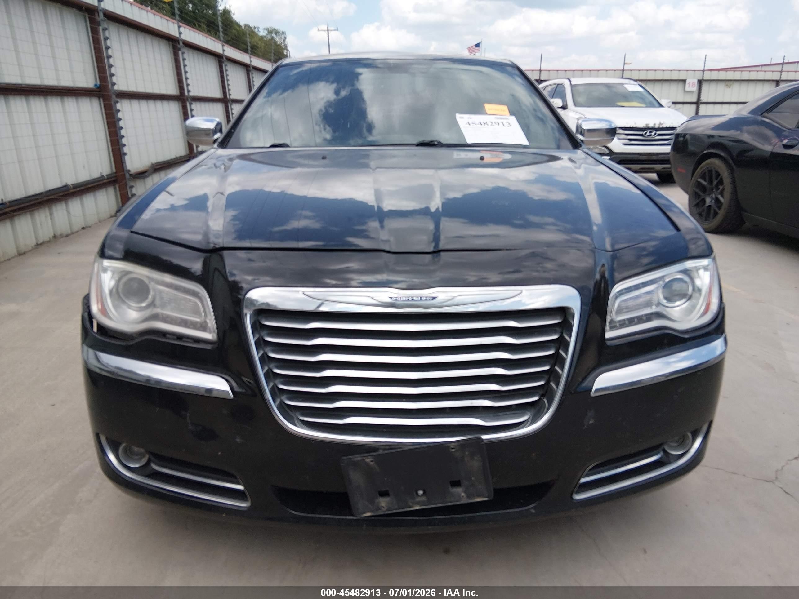 2014 Chrysler 300c   Black vin: 2C3CCAEG9EH379751