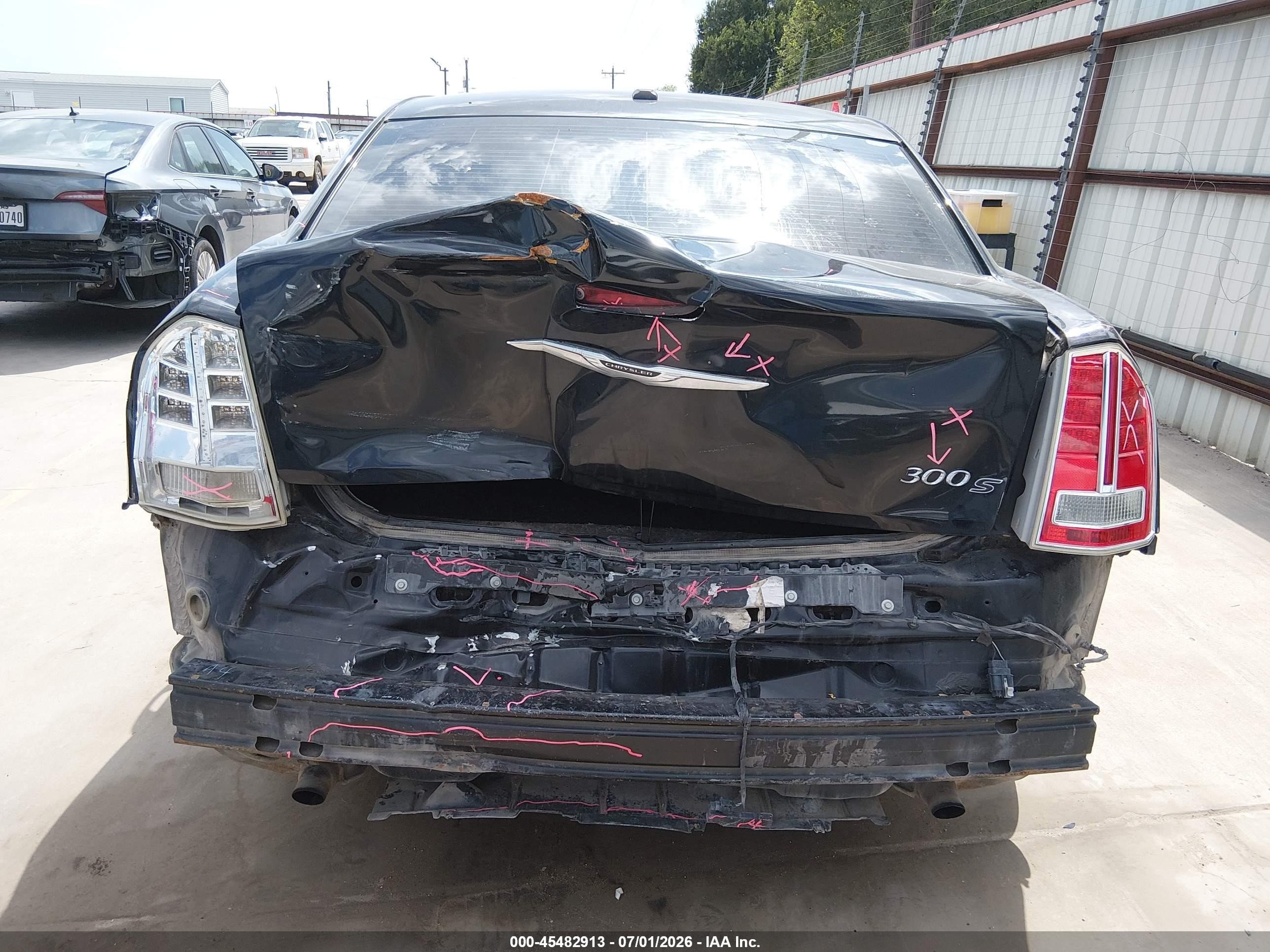 2014 Chrysler 300c   Black vin: 2C3CCAEG9EH379751