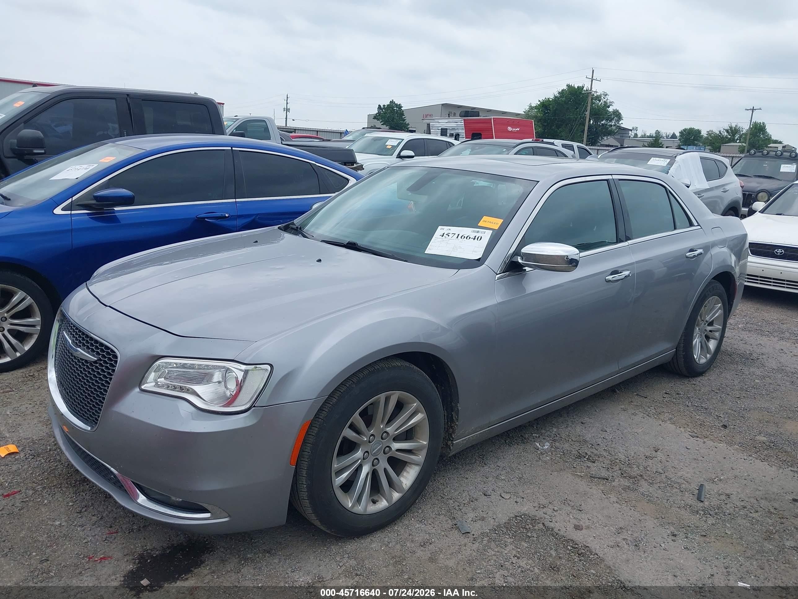 2017 Chrysler 300c Серебряный vin: 2C3CCAEG9HH570493