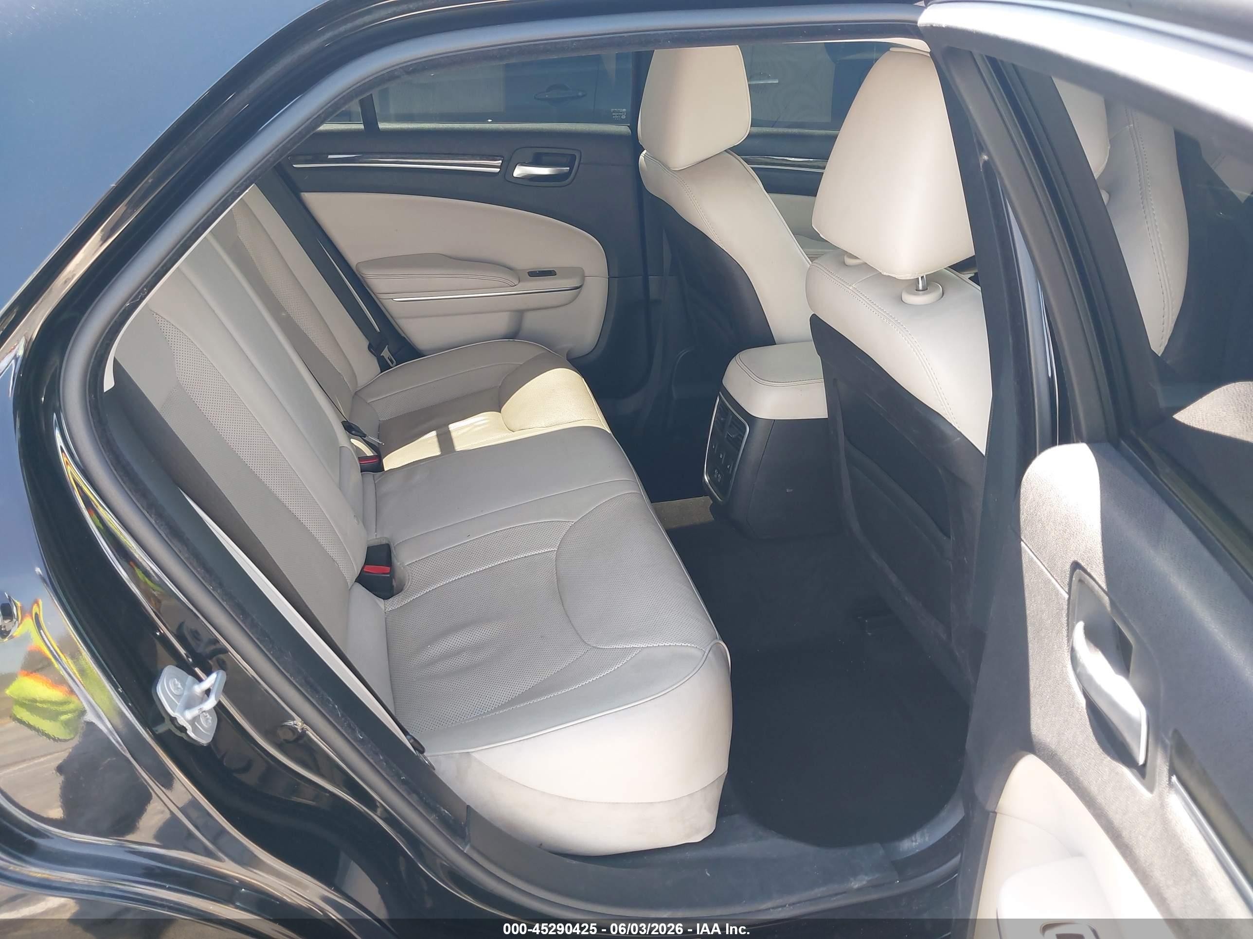 2015 Chrysler 300c   Black vin: 2C3CCAEGXFH893982