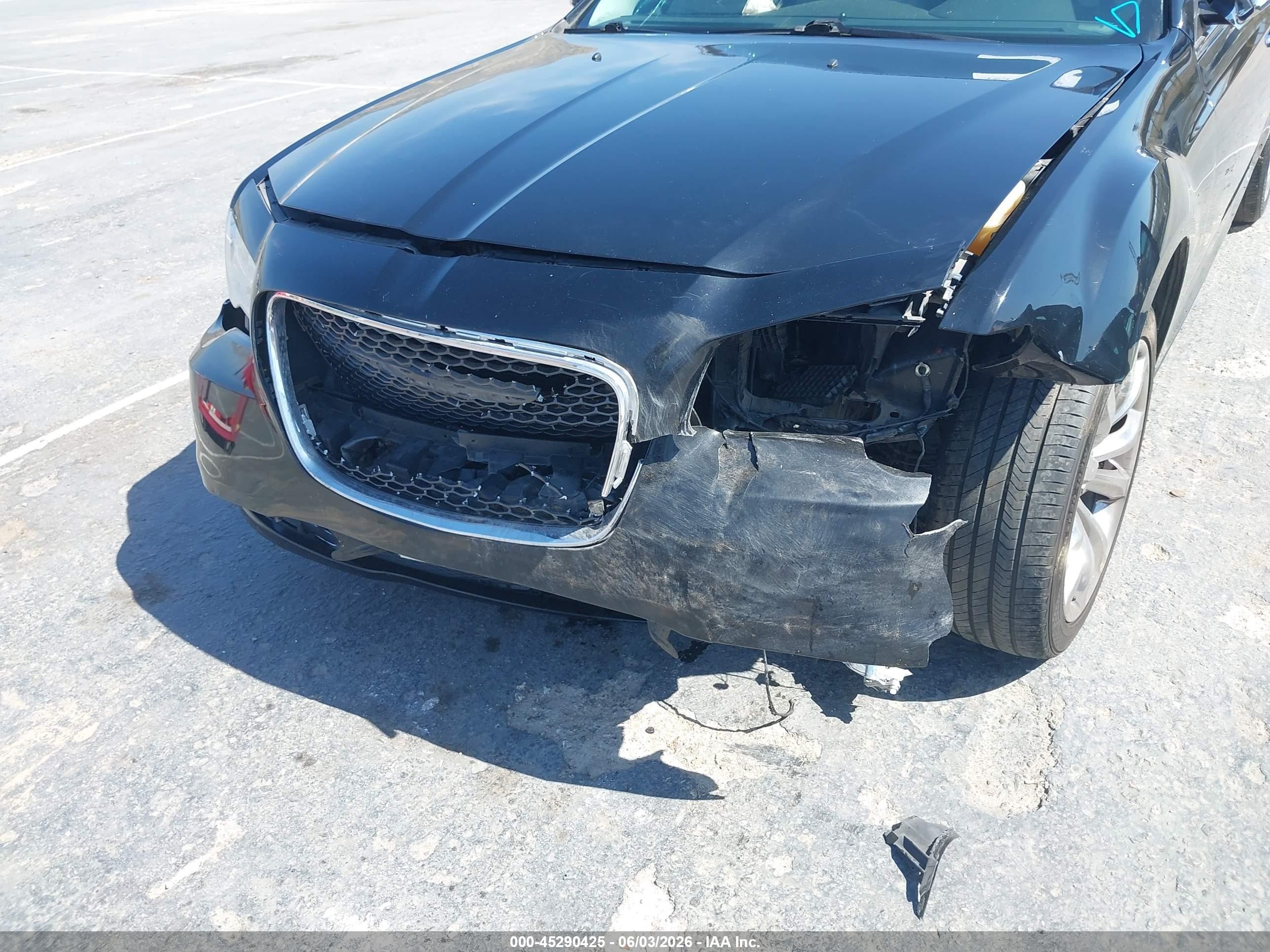 2015 Chrysler 300c   Black vin: 2C3CCAEGXFH893982