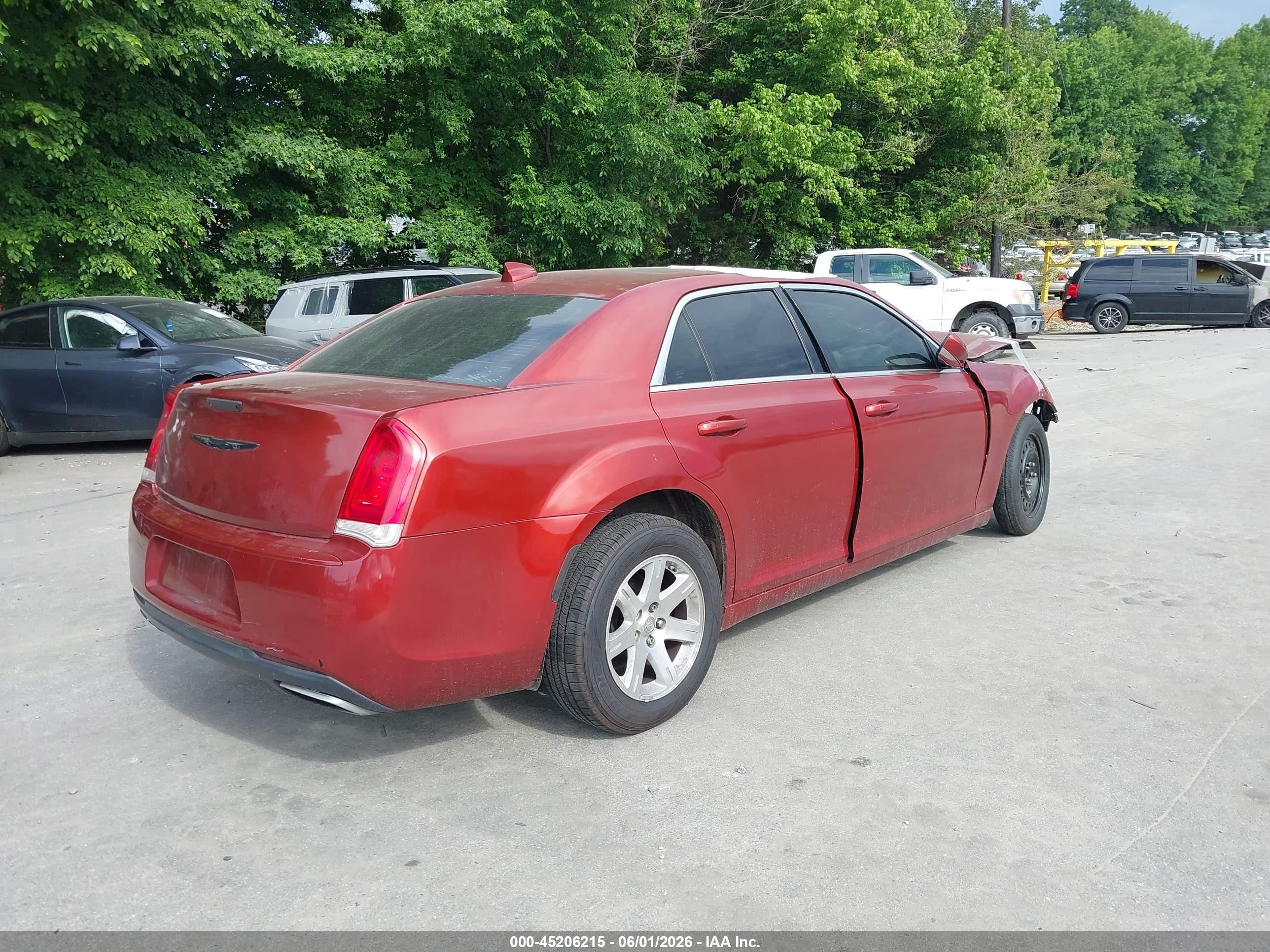 2015 Chrysler 300c   Red vin: 2C3CCAEGXFH920856
