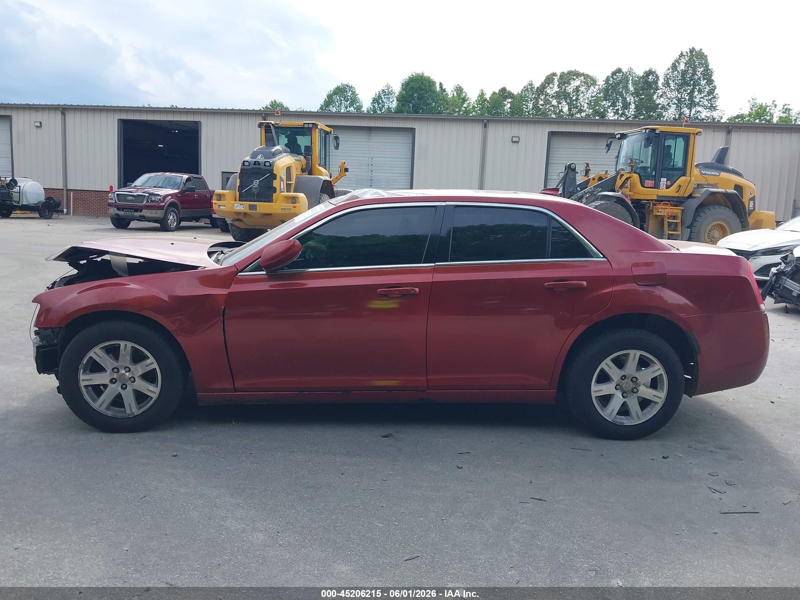 2015 Chrysler 300c   Red vin: 2C3CCAEGXFH920856