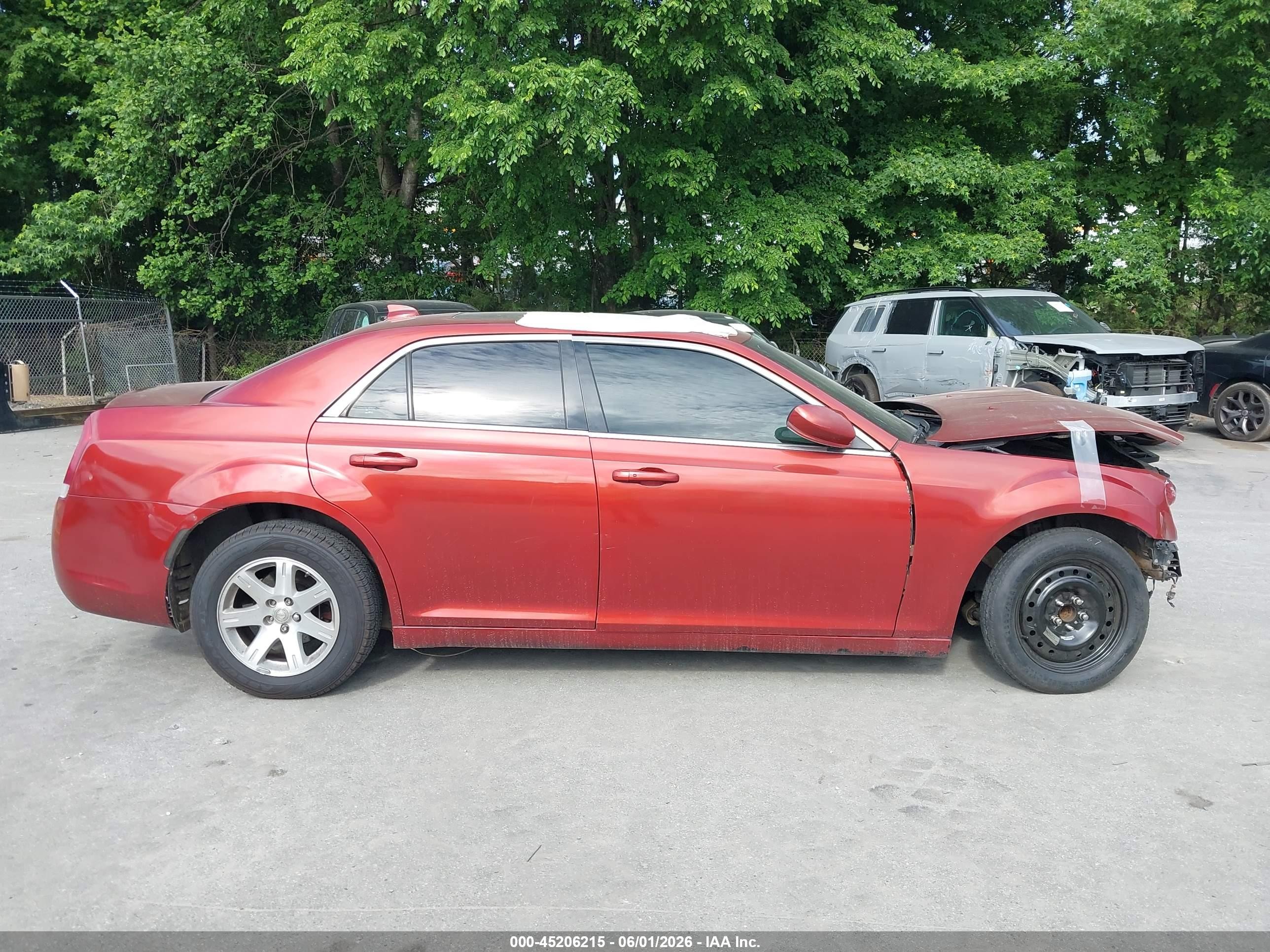 2015 Chrysler 300c   Red vin: 2C3CCAEGXFH920856