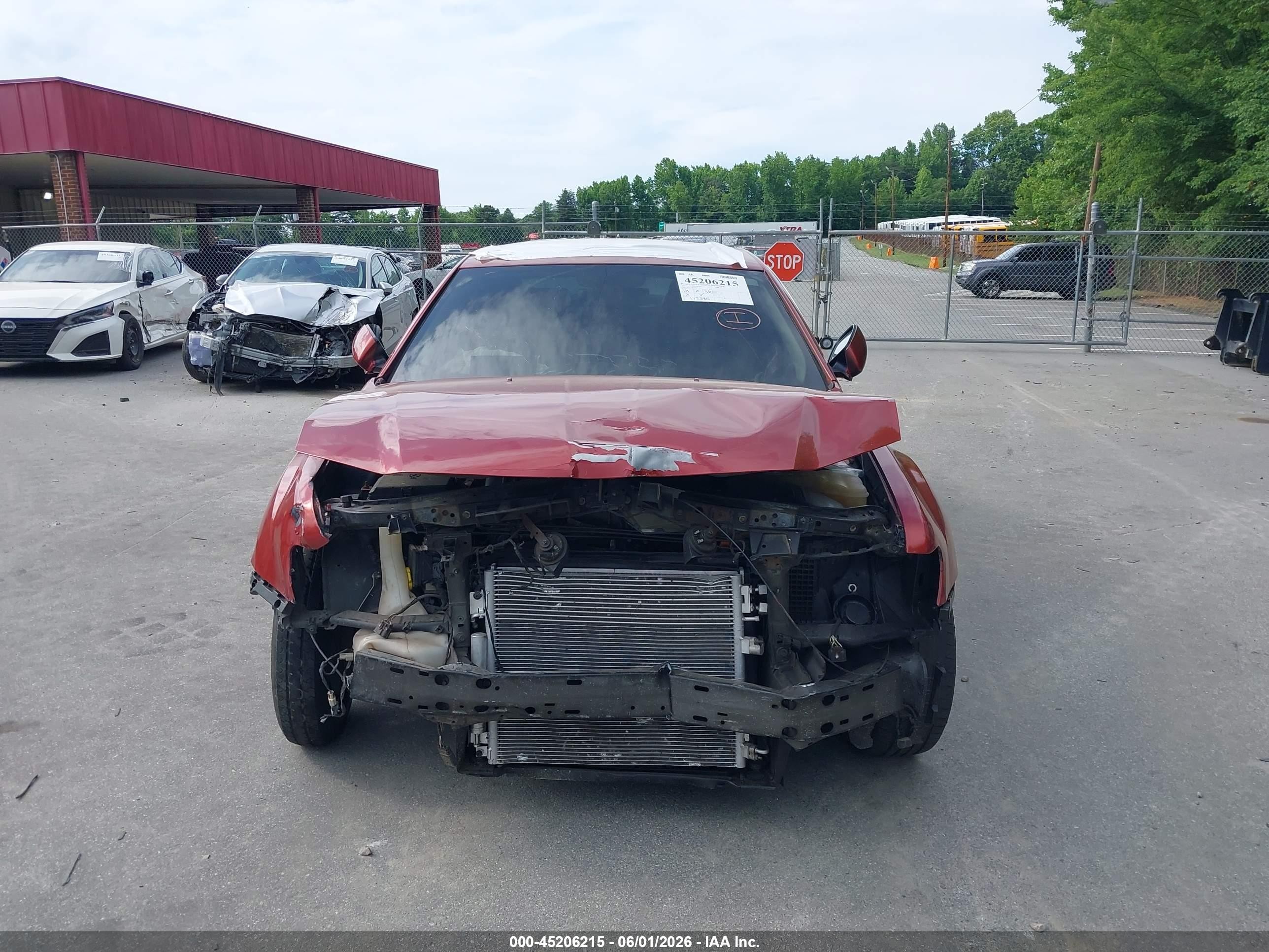 2015 Chrysler 300c   Red vin: 2C3CCAEGXFH920856
