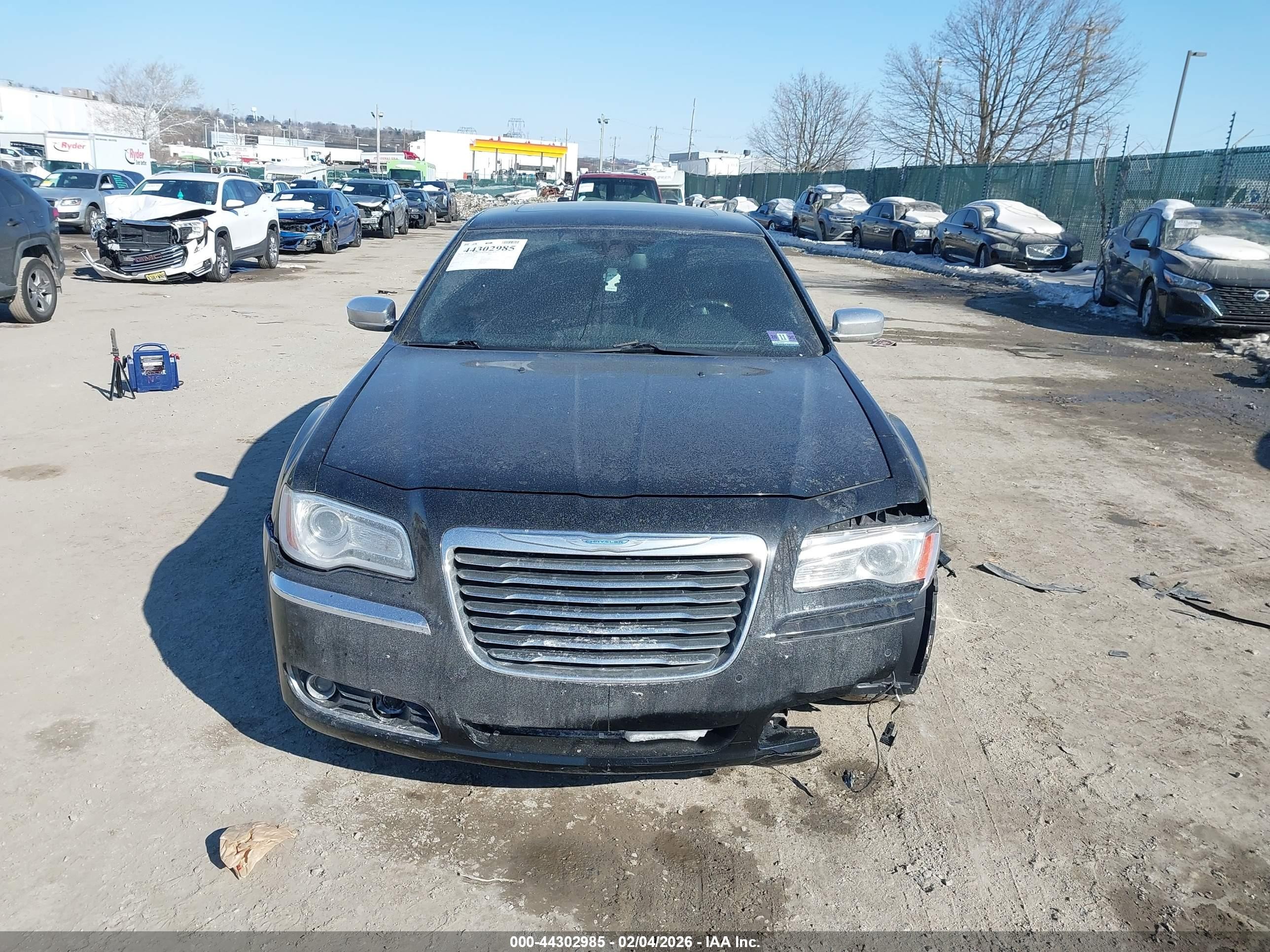 2013 Chrysler 300c   Black vin: 2C3CCAET0DH558658