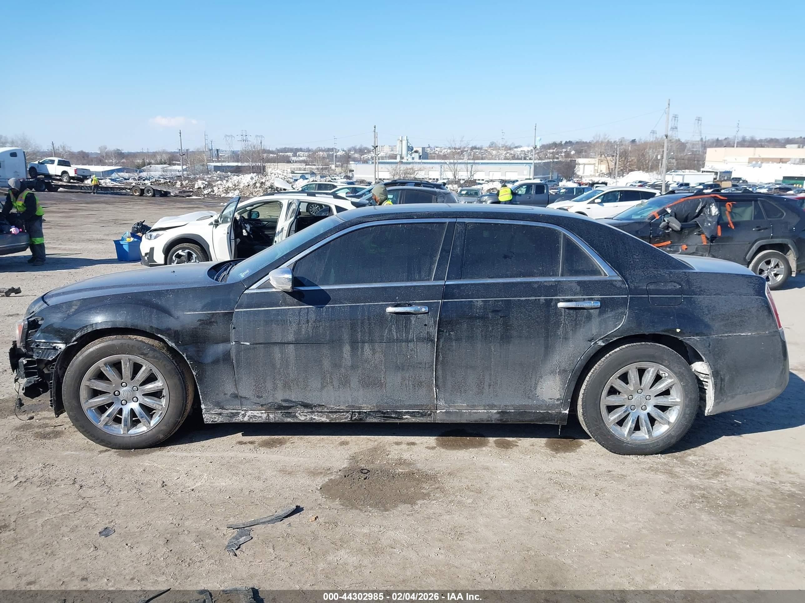 2013 Chrysler 300c   Black vin: 2C3CCAET0DH558658