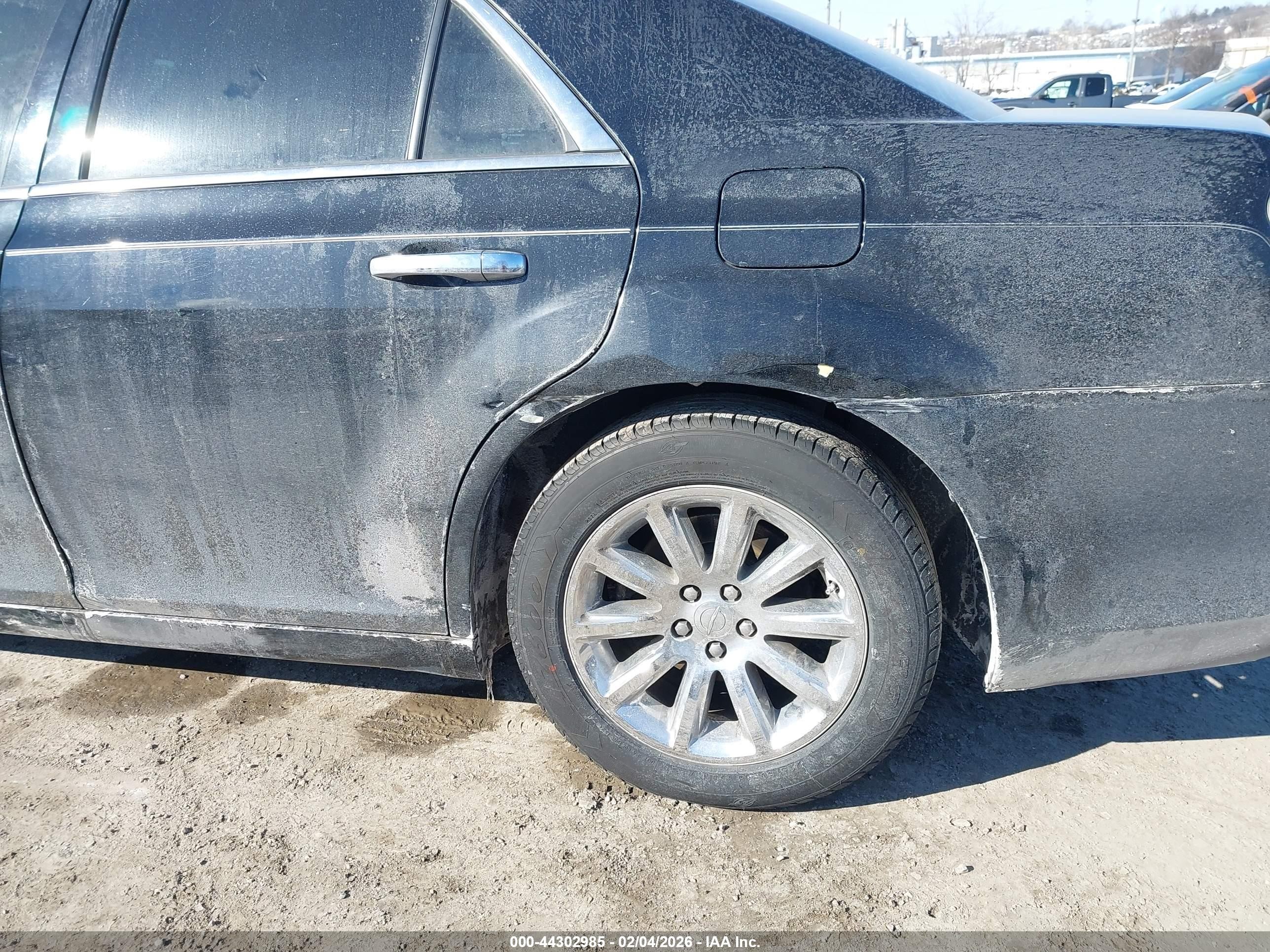 2013 Chrysler 300c   Black vin: 2C3CCAET0DH558658