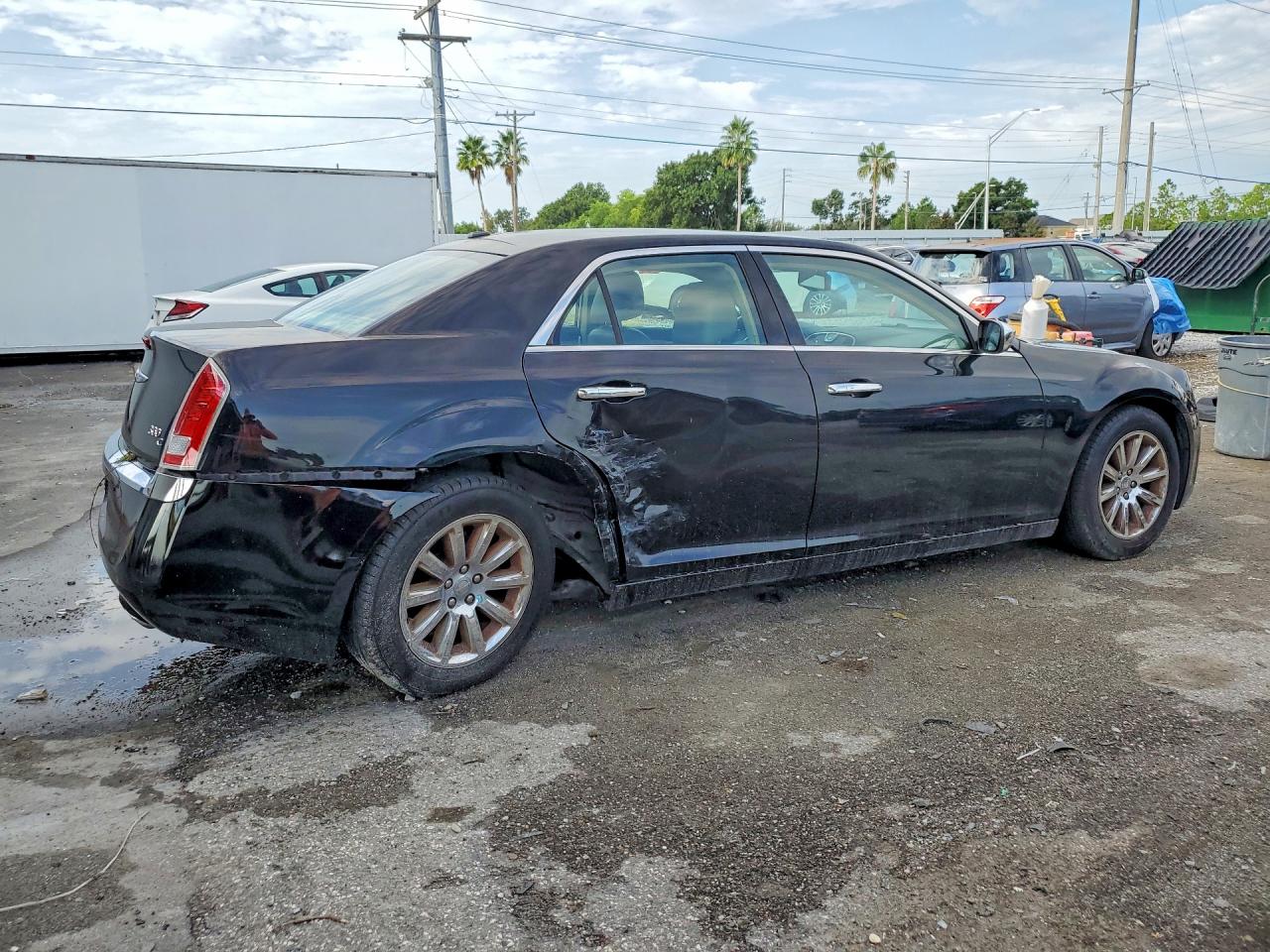 2013 Chrysler 300c Black vin: 2C3CCAET0DH674085