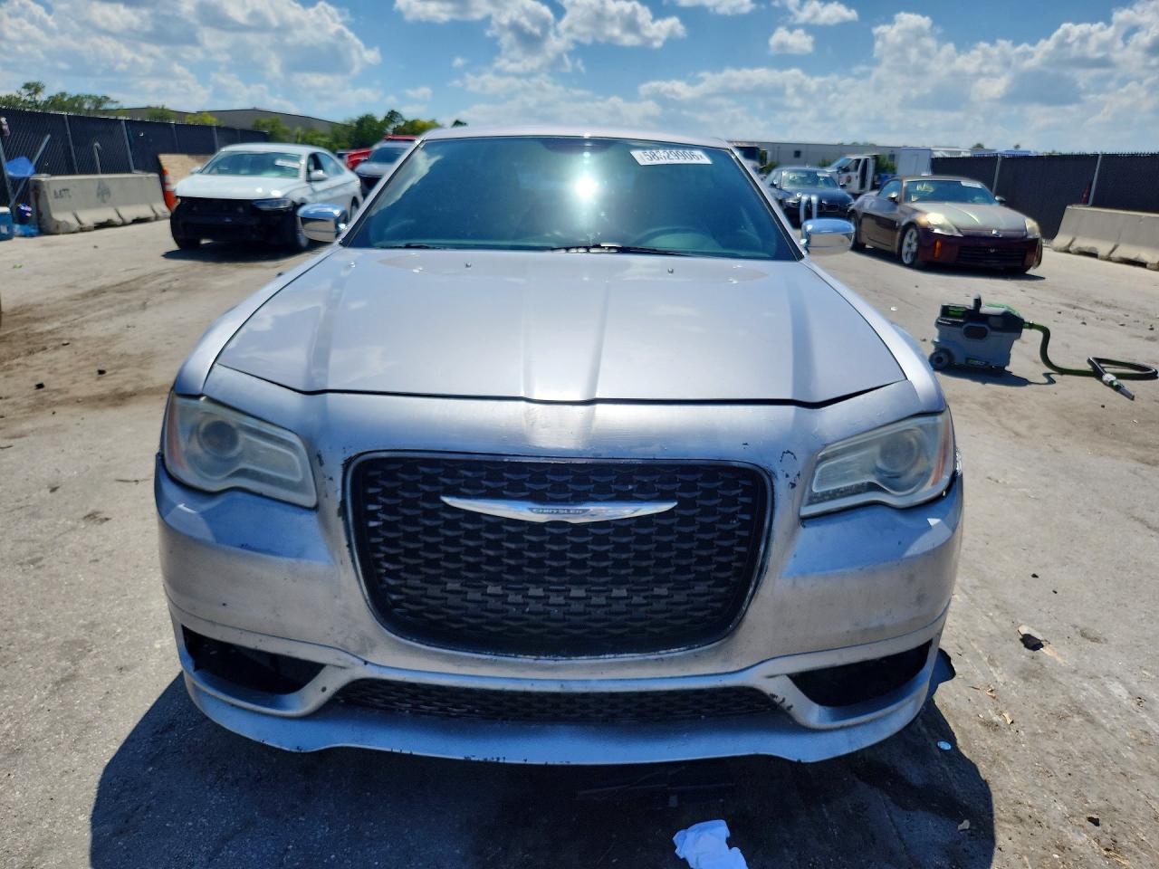 2014 Chrysler 300c Silver vin: 2C3CCAET0EH118263