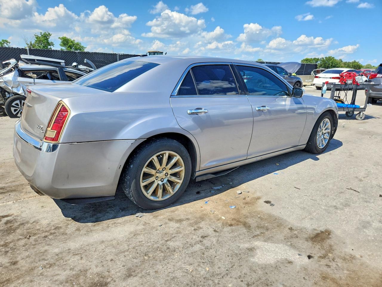 2014 Chrysler 300c Silver vin: 2C3CCAET0EH118263