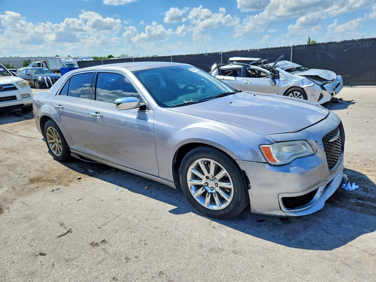 2014 Chrysler 300c Silver vin: 2C3CCAET0EH118263