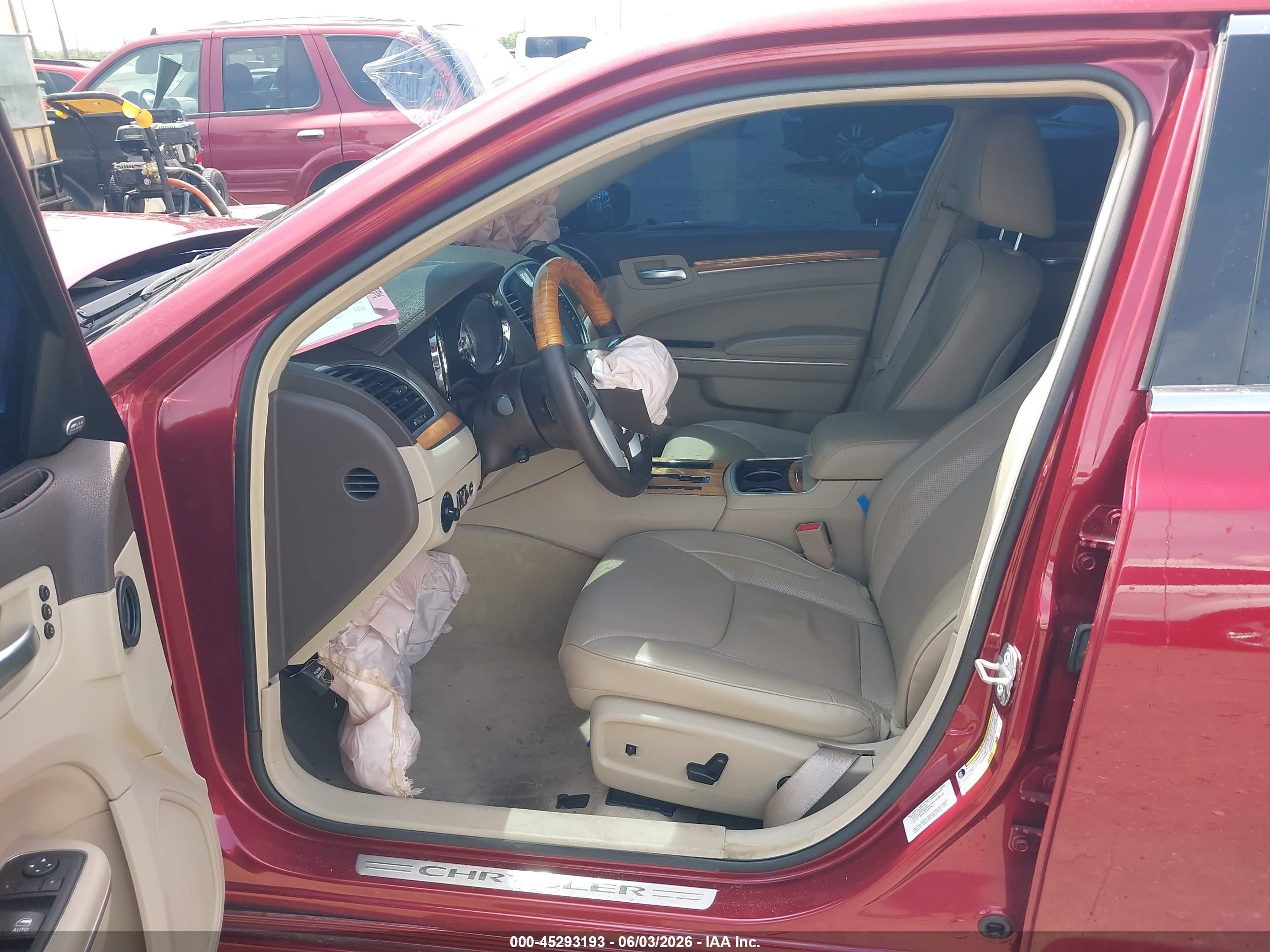 2014 Chrysler 300c   Maroon vin: 2C3CCAET0EH321167