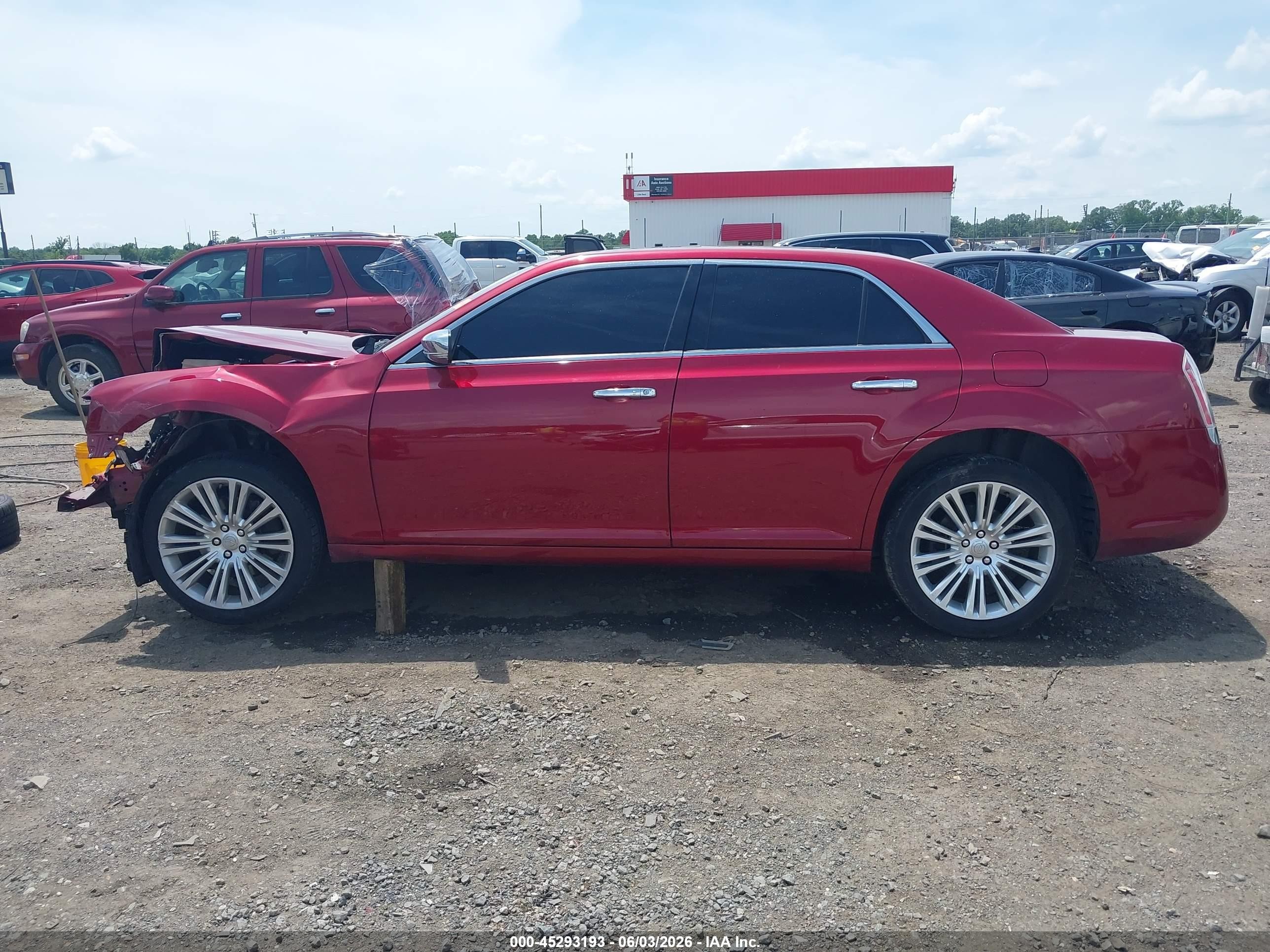 2014 Chrysler 300c   Maroon vin: 2C3CCAET0EH321167