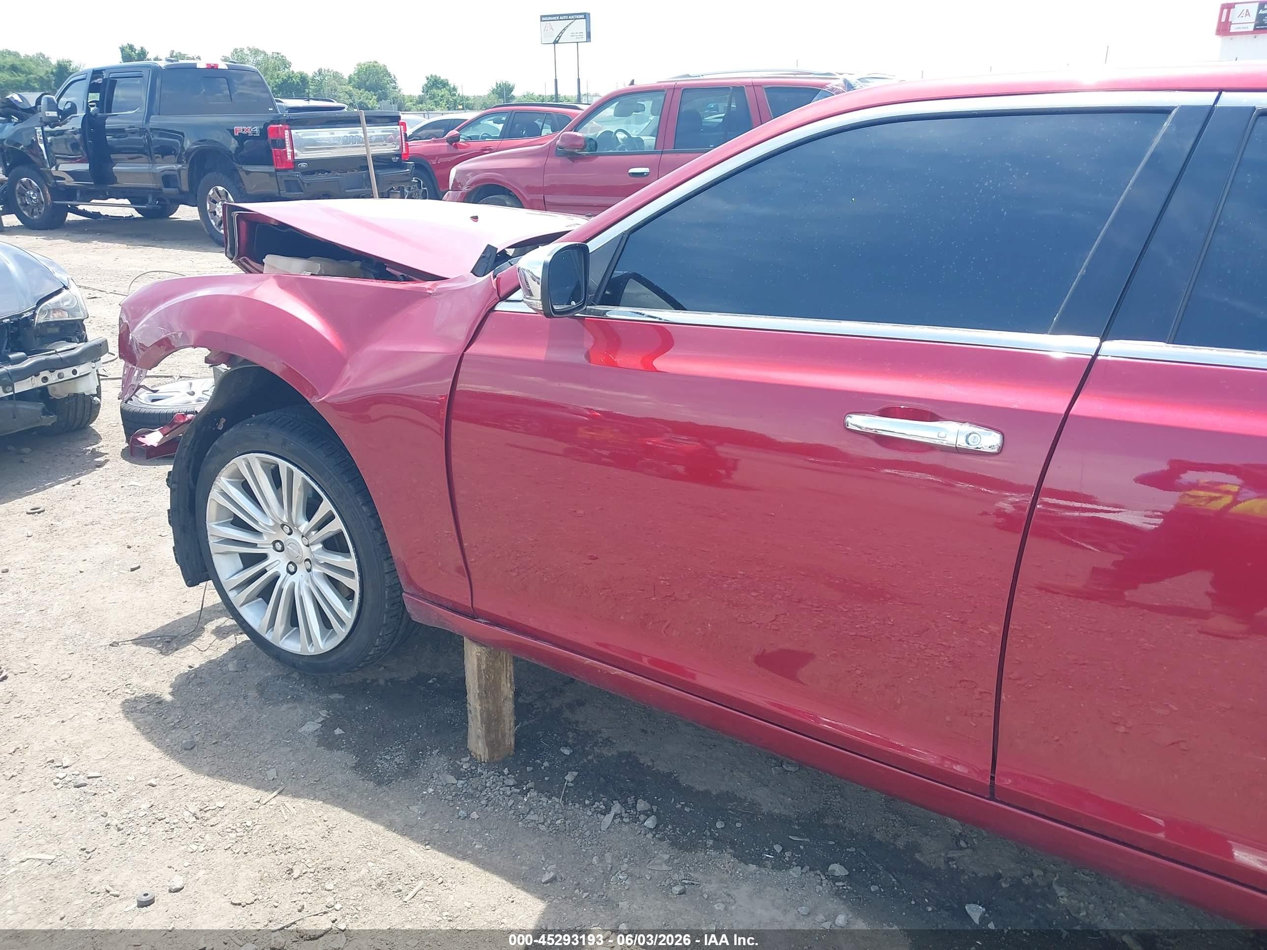 2014 Chrysler 300c   Maroon vin: 2C3CCAET0EH321167