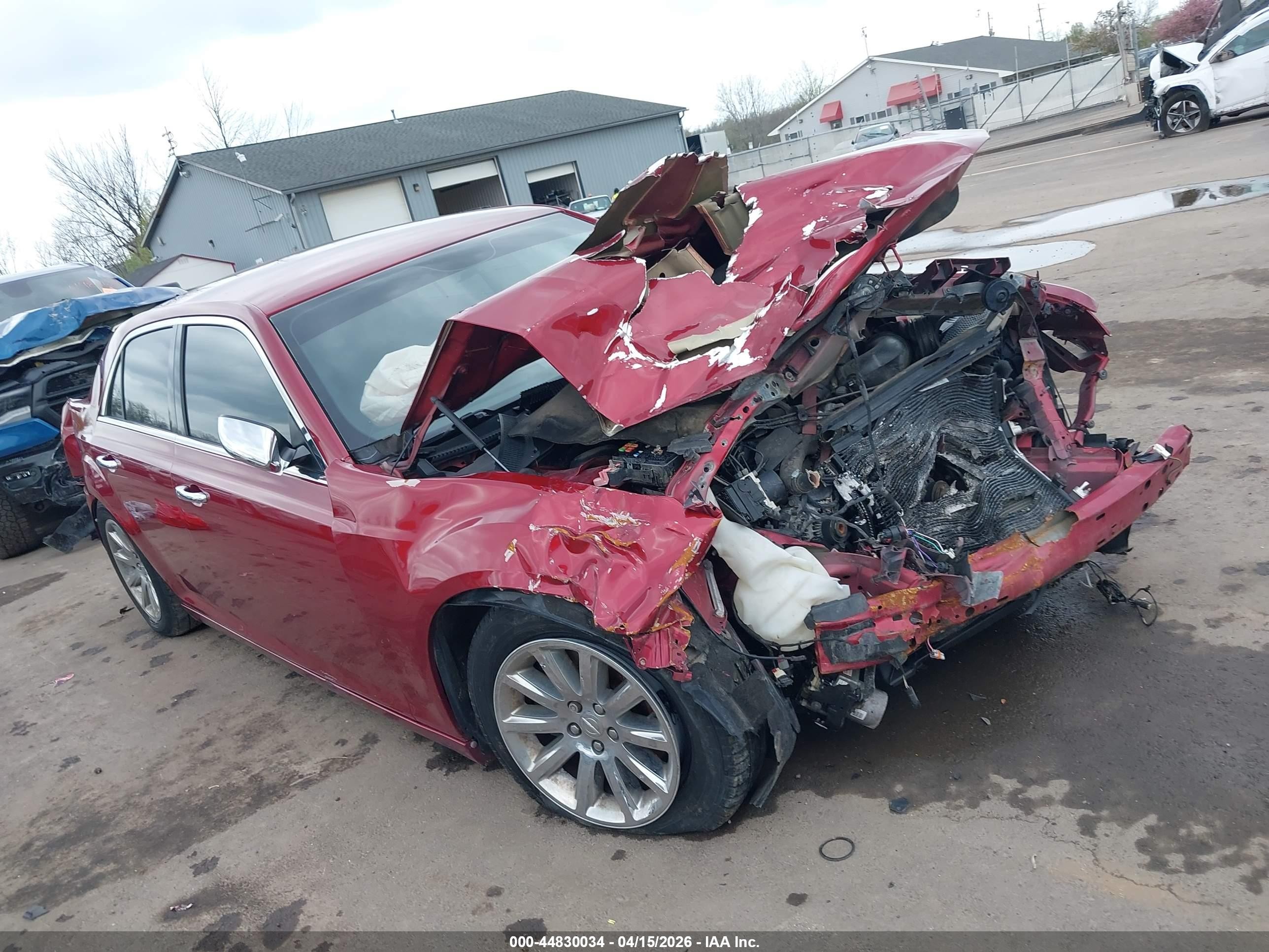 2013 Chrysler 300c   Red vin: 2C3CCAET1DH635344