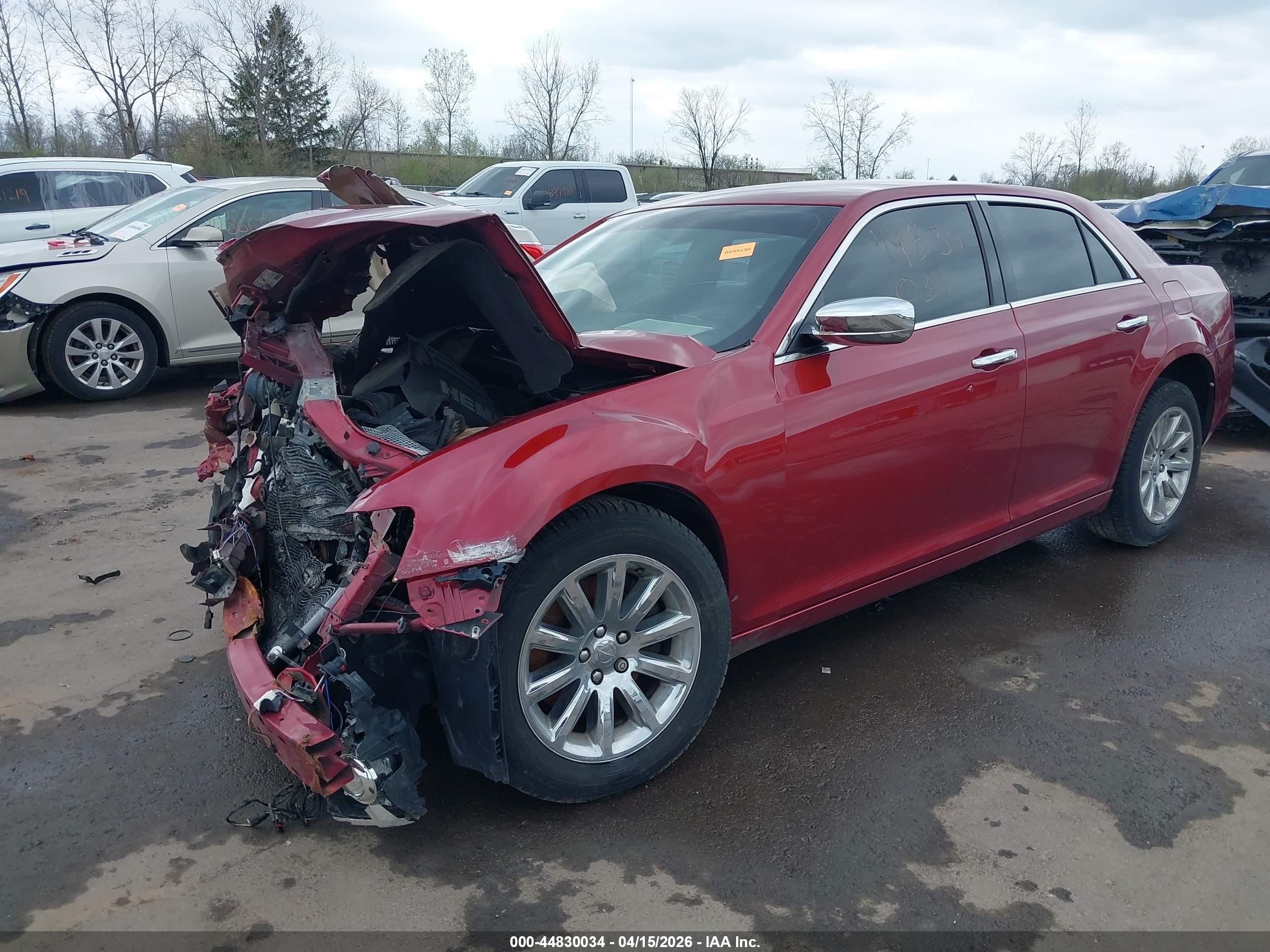 2013 Chrysler 300c   Red vin: 2C3CCAET1DH635344