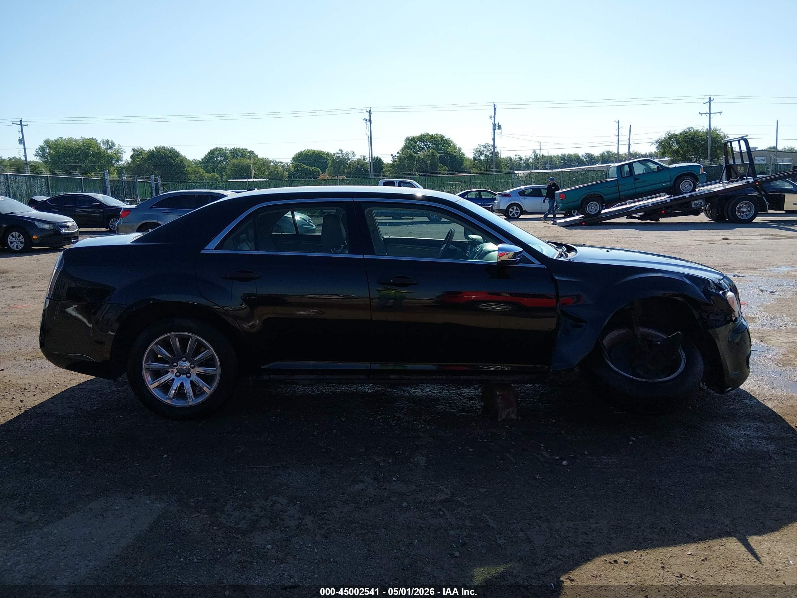 2014 Chrysler 300c   Black vin: 2C3CCAET1EH173384