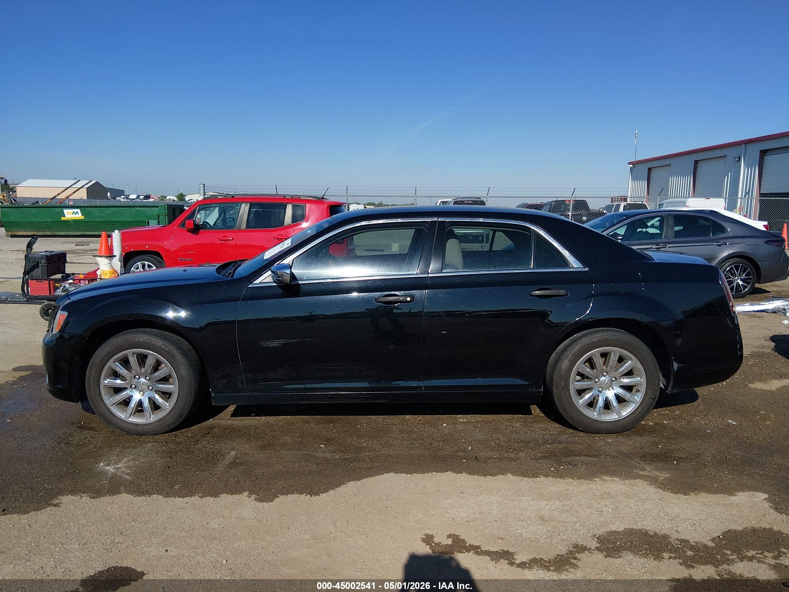 2014 Chrysler 300c   Black vin: 2C3CCAET1EH173384