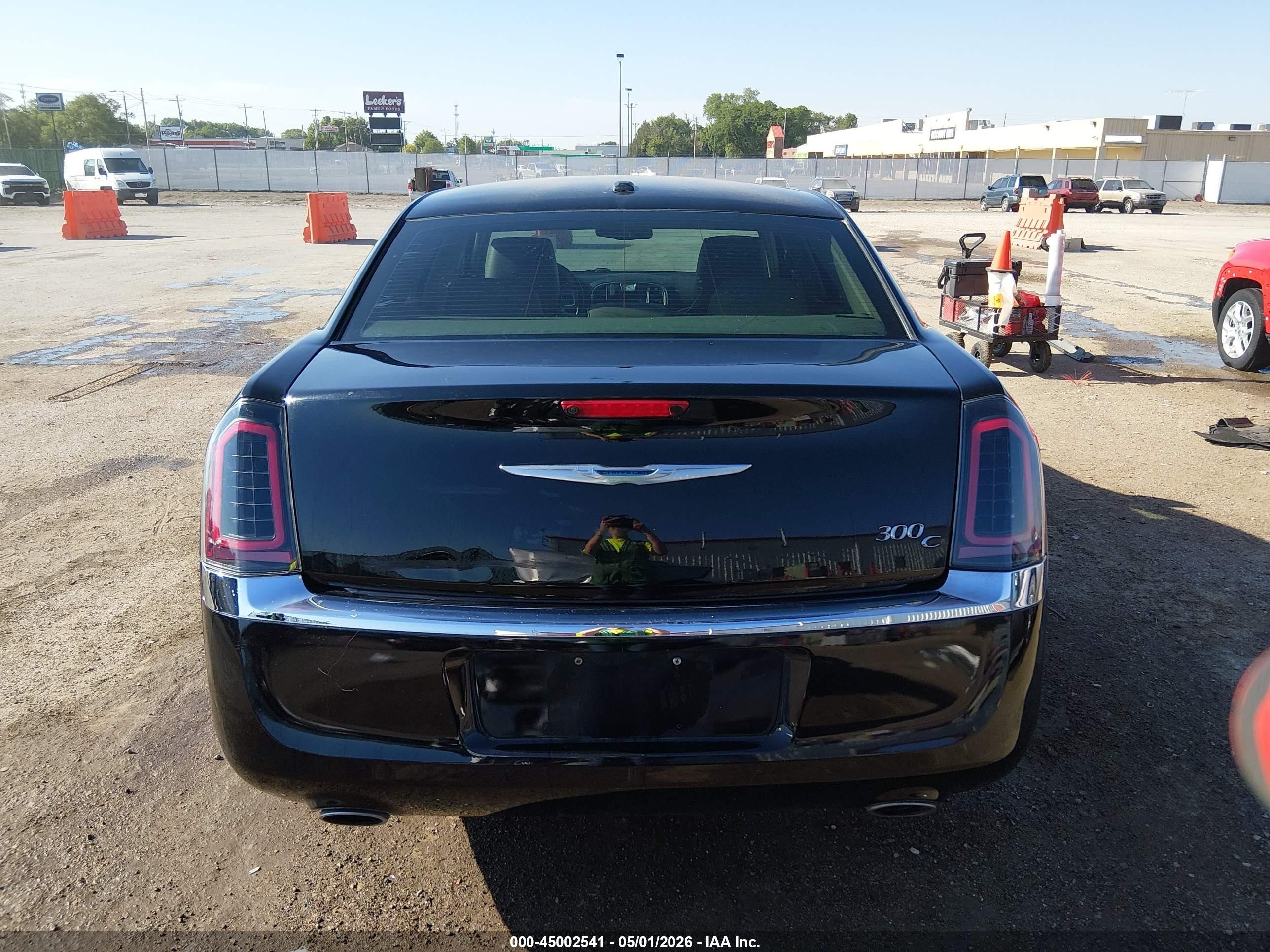 2014 Chrysler 300c   Black vin: 2C3CCAET1EH173384