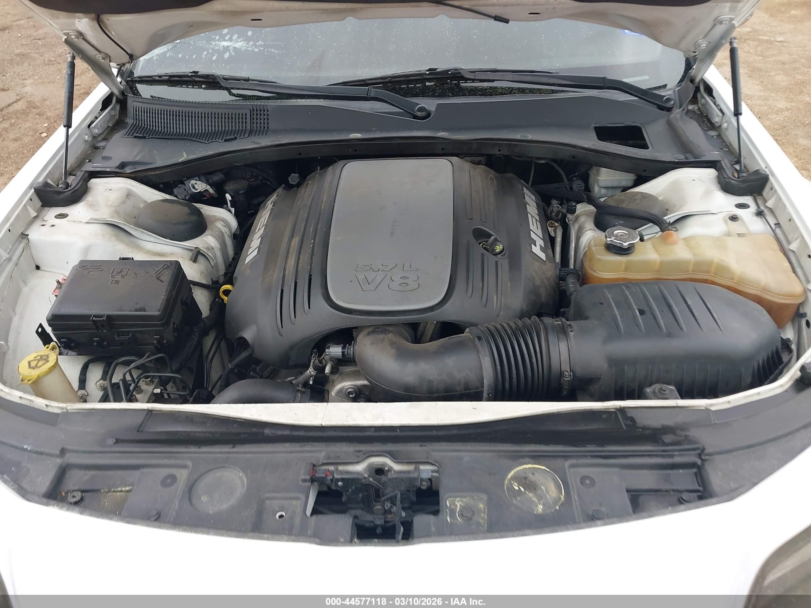 2012 Chrysler 300c White vin: 2C3CCAET2CH242516