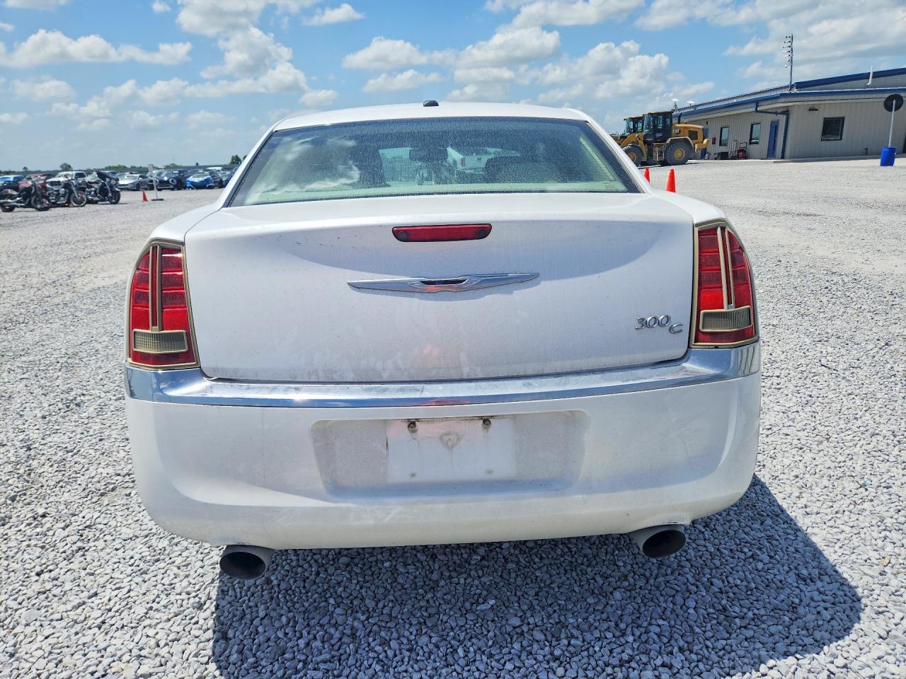 2013 Chrysler 300c White vin: 2C3CCAET2DH577390