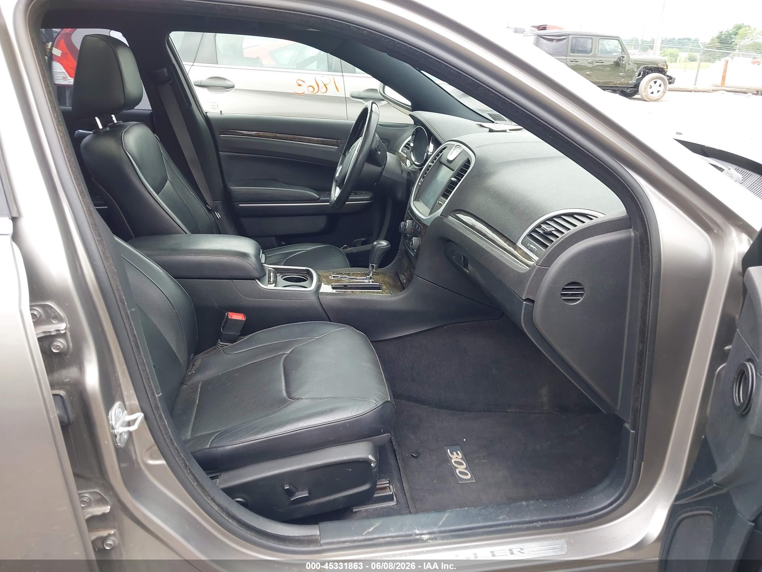 2014 Chrysler 300c   Серебряный vin: 2C3CCAET2EH160269
