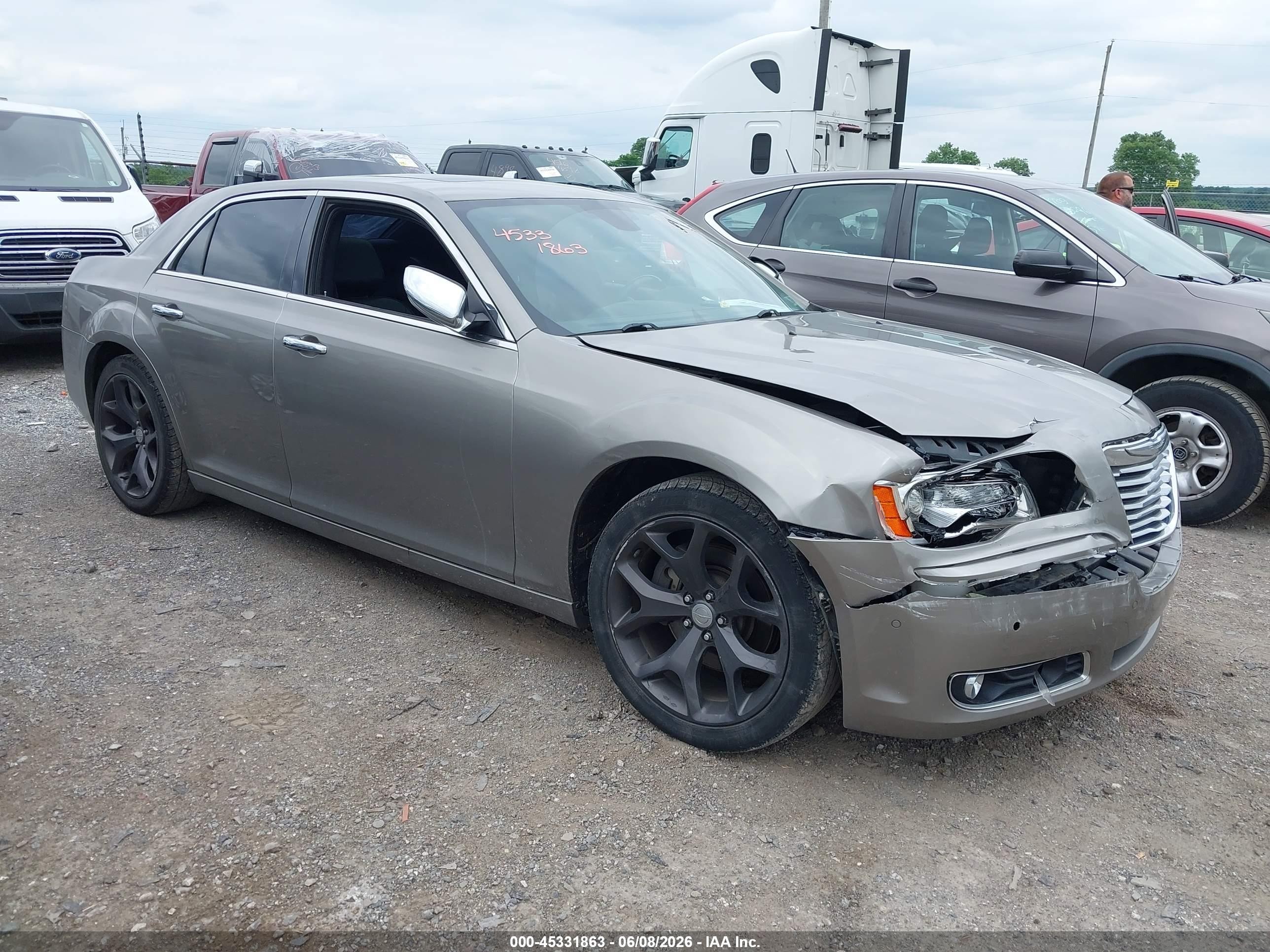 2014 Chrysler 300c   Серебряный vin: 2C3CCAET2EH160269