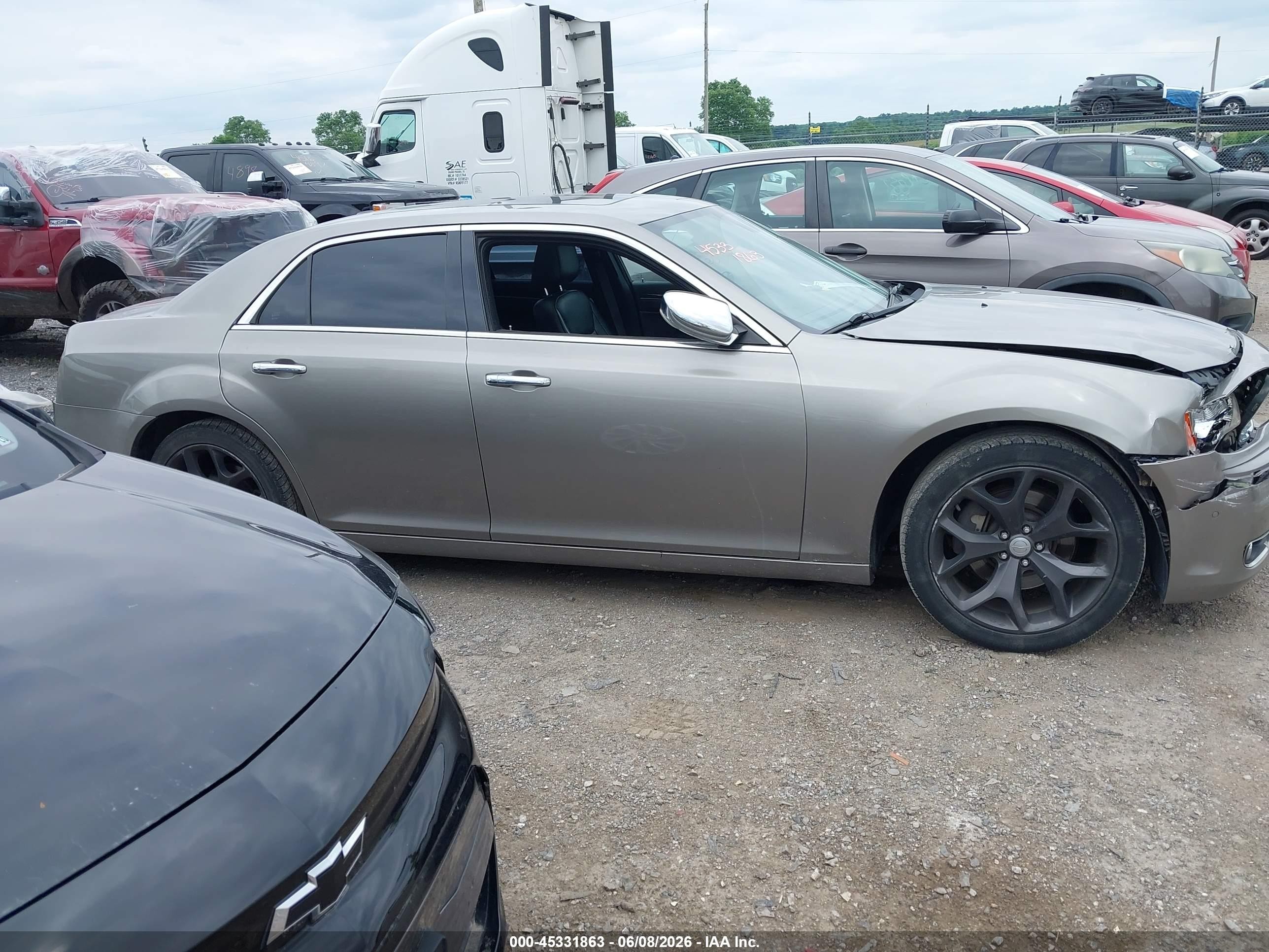 2014 Chrysler 300c   Серебряный vin: 2C3CCAET2EH160269