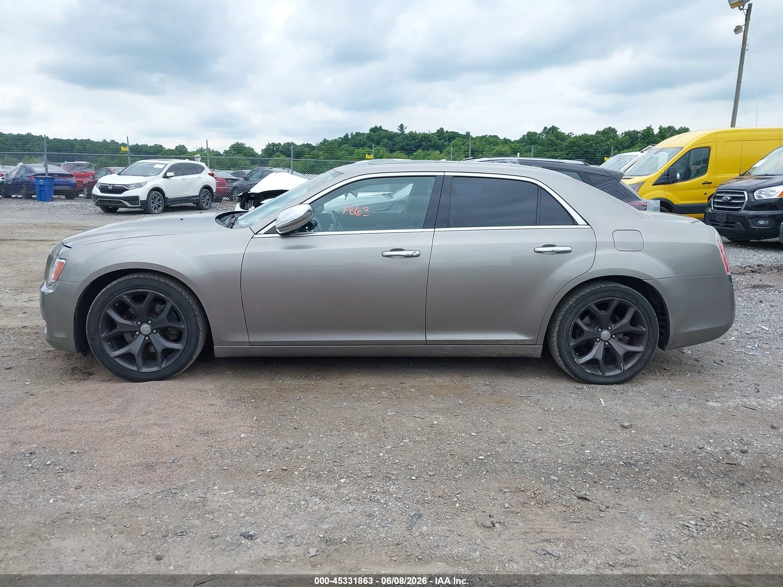 2014 Chrysler 300c   Серебряный vin: 2C3CCAET2EH160269