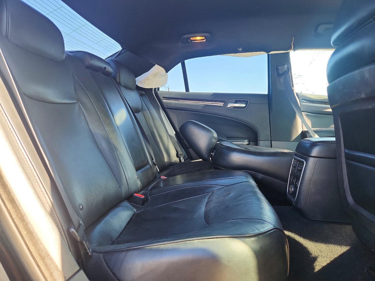 2013 Chrysler 300c Black vin: 2C3CCAET4DH541409