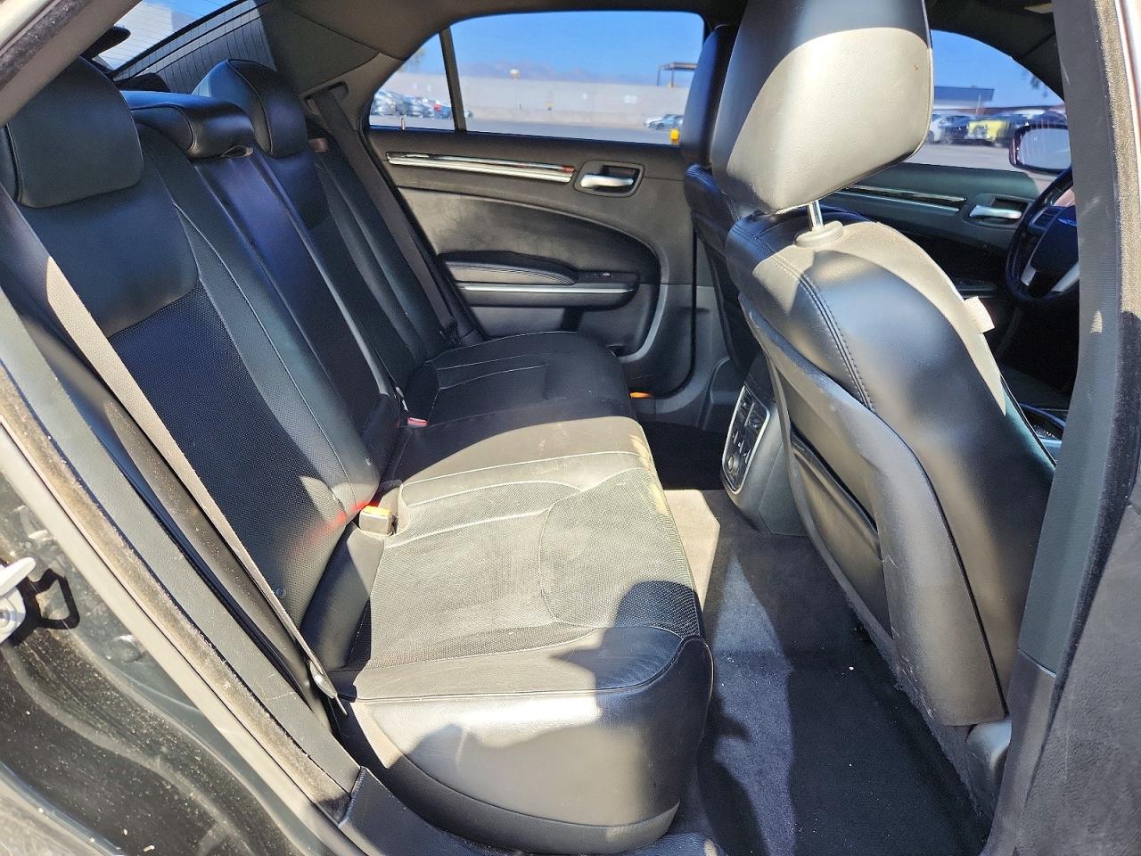 2013 Chrysler 300c Black vin: 2C3CCAET4DH675787