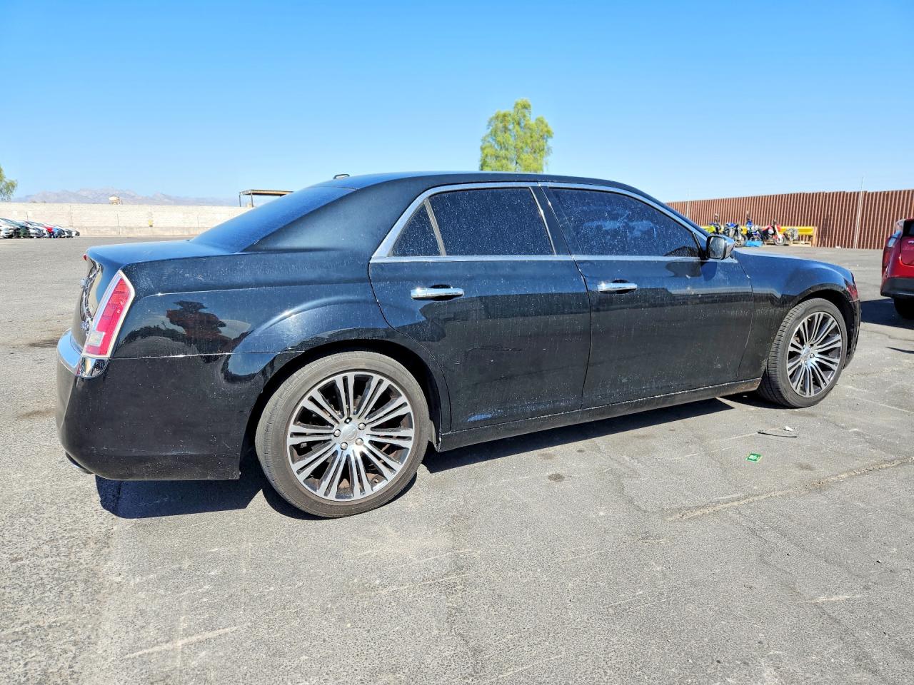 2013 Chrysler 300c Black vin: 2C3CCAET4DH675787
