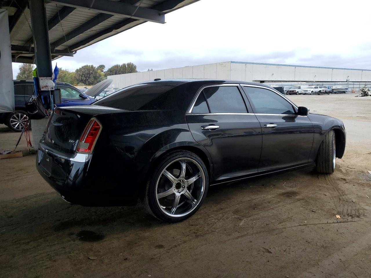 2013 Chrysler 300c Black vin: 2C3CCAET5DH600452