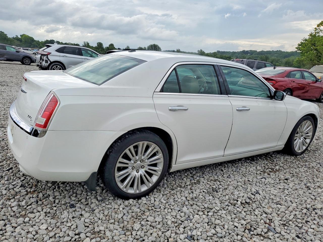 2014 Chrysler 300c White vin: 2C3CCAET5EH205768