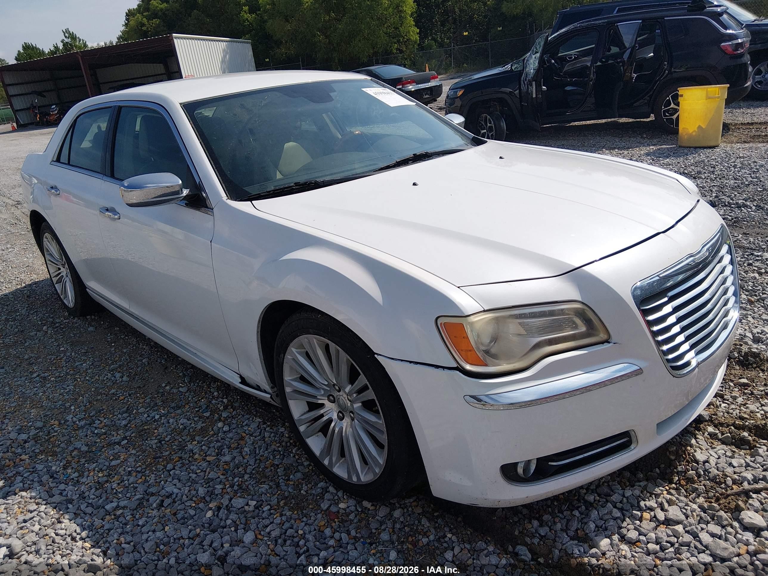 2012 Chrysler 300c   White vin: 2C3CCAET6CH225346