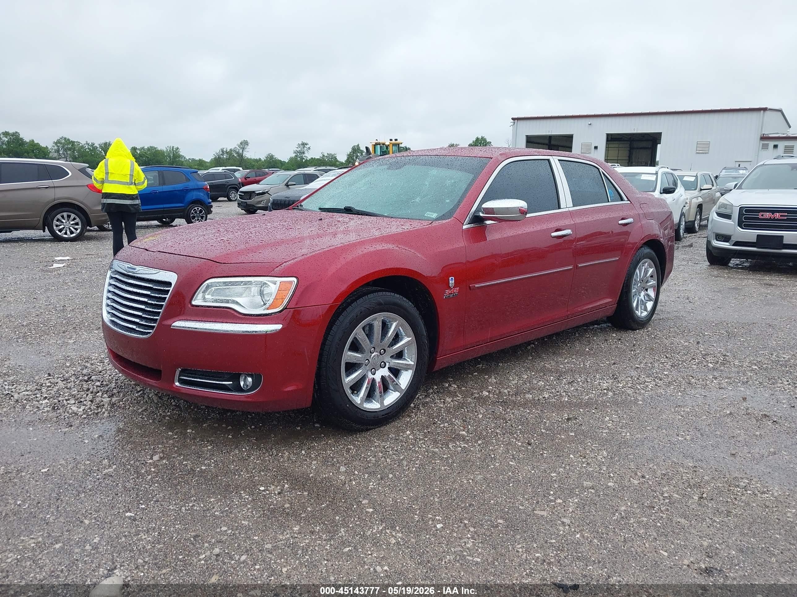 2012 Chrysler 300c   Red vin: 2C3CCAET6CH250067