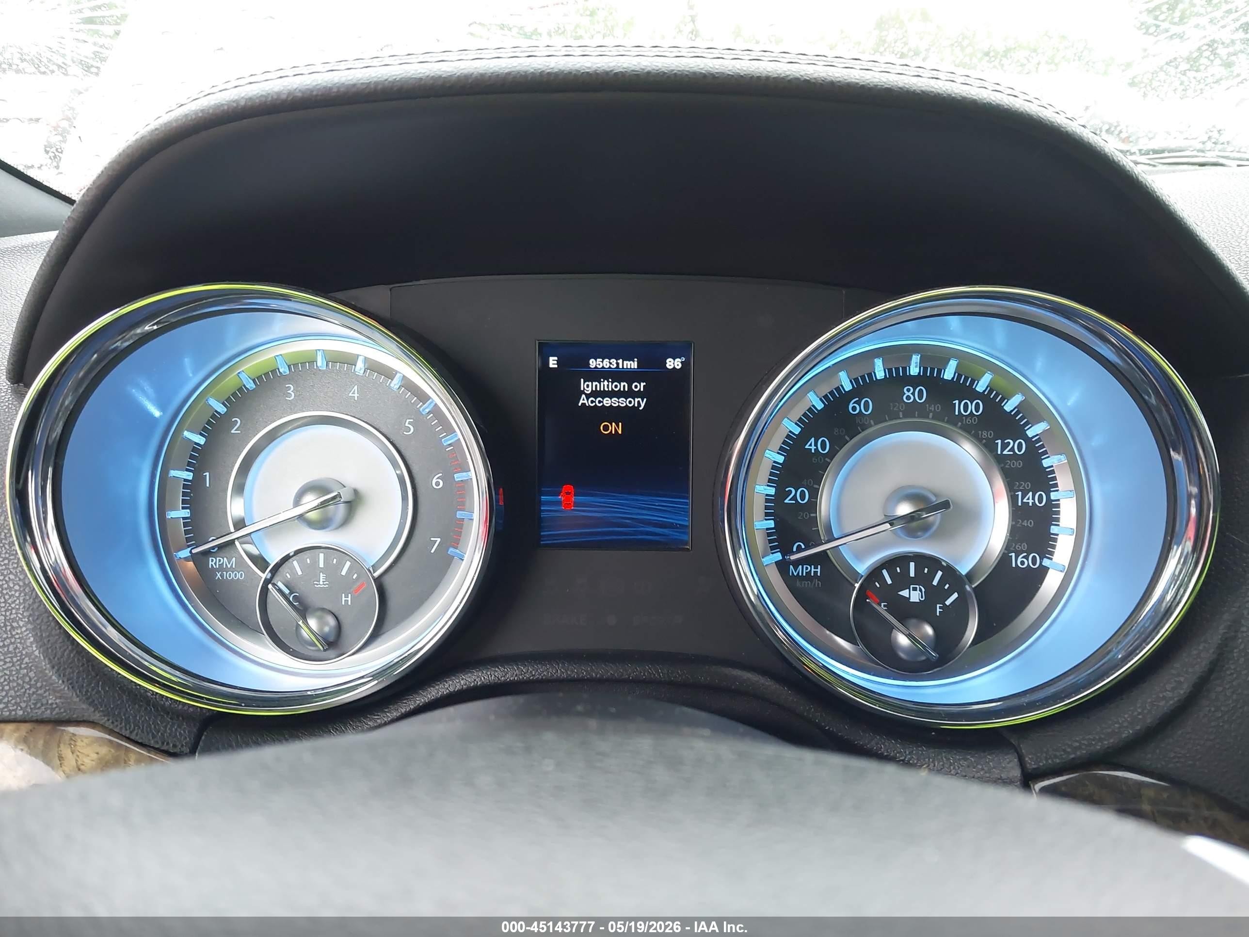 2012 Chrysler 300c   Red vin: 2C3CCAET6CH250067
