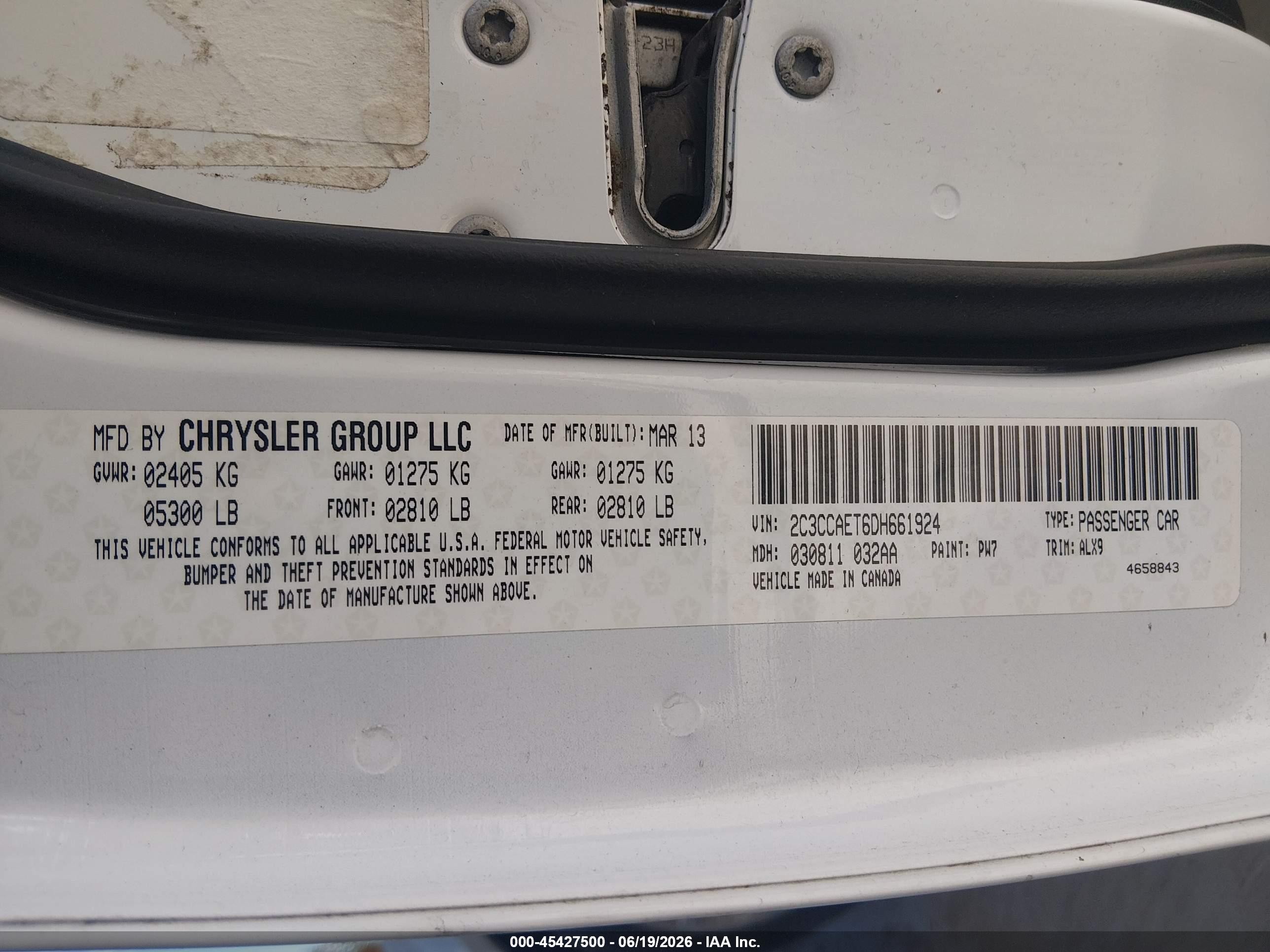 2013 Chrysler 300c   White vin: 2C3CCAET6DH661924