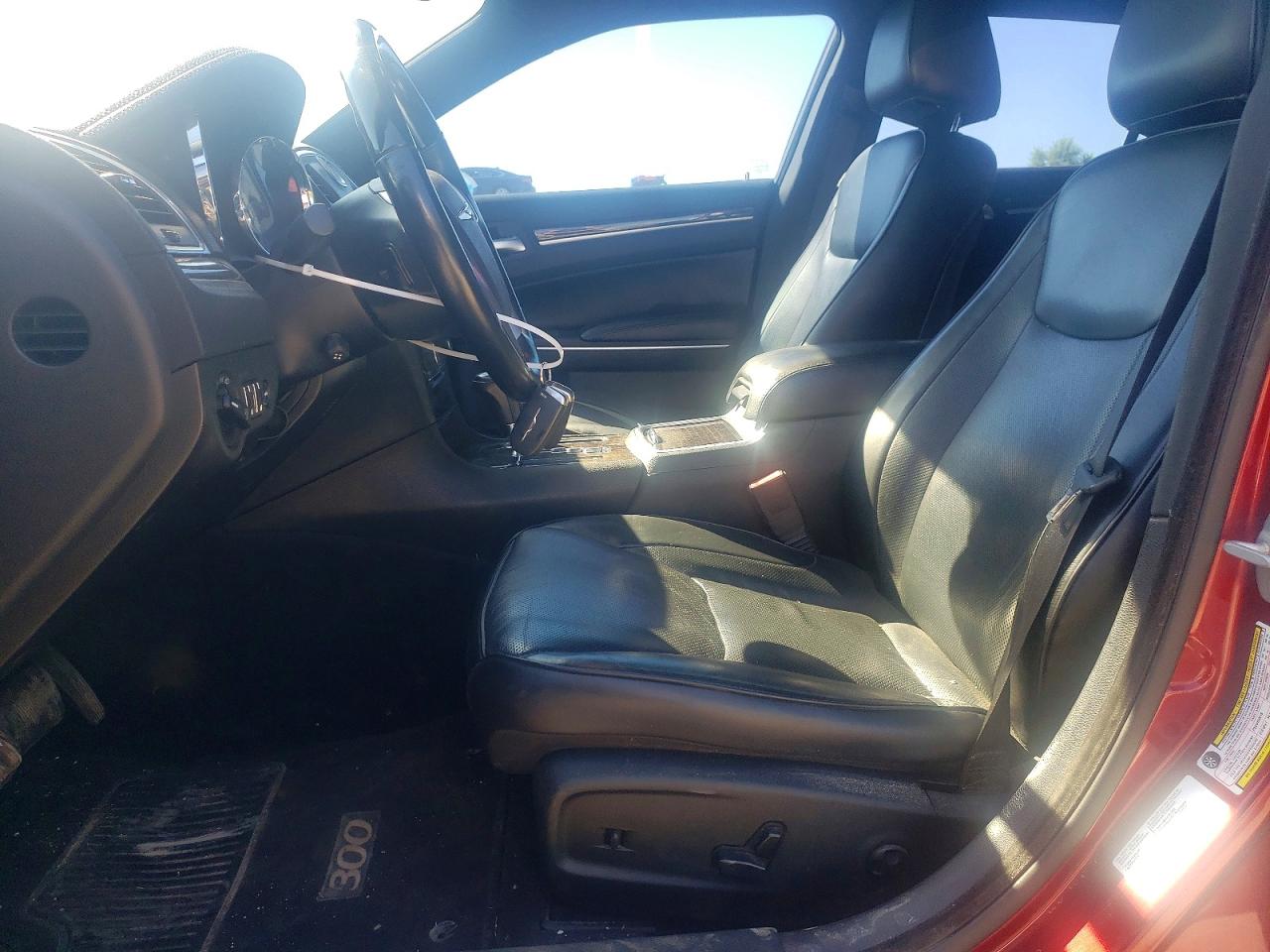 2013 Chrysler 300c Burgundy vin: 2C3CCAET7DH625983