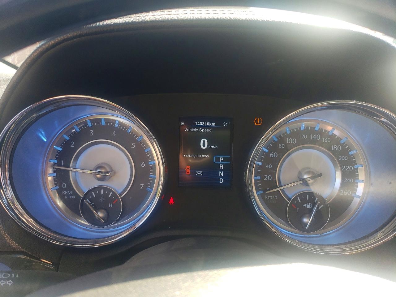 2013 Chrysler 300c Burgundy vin: 2C3CCAET7DH625983