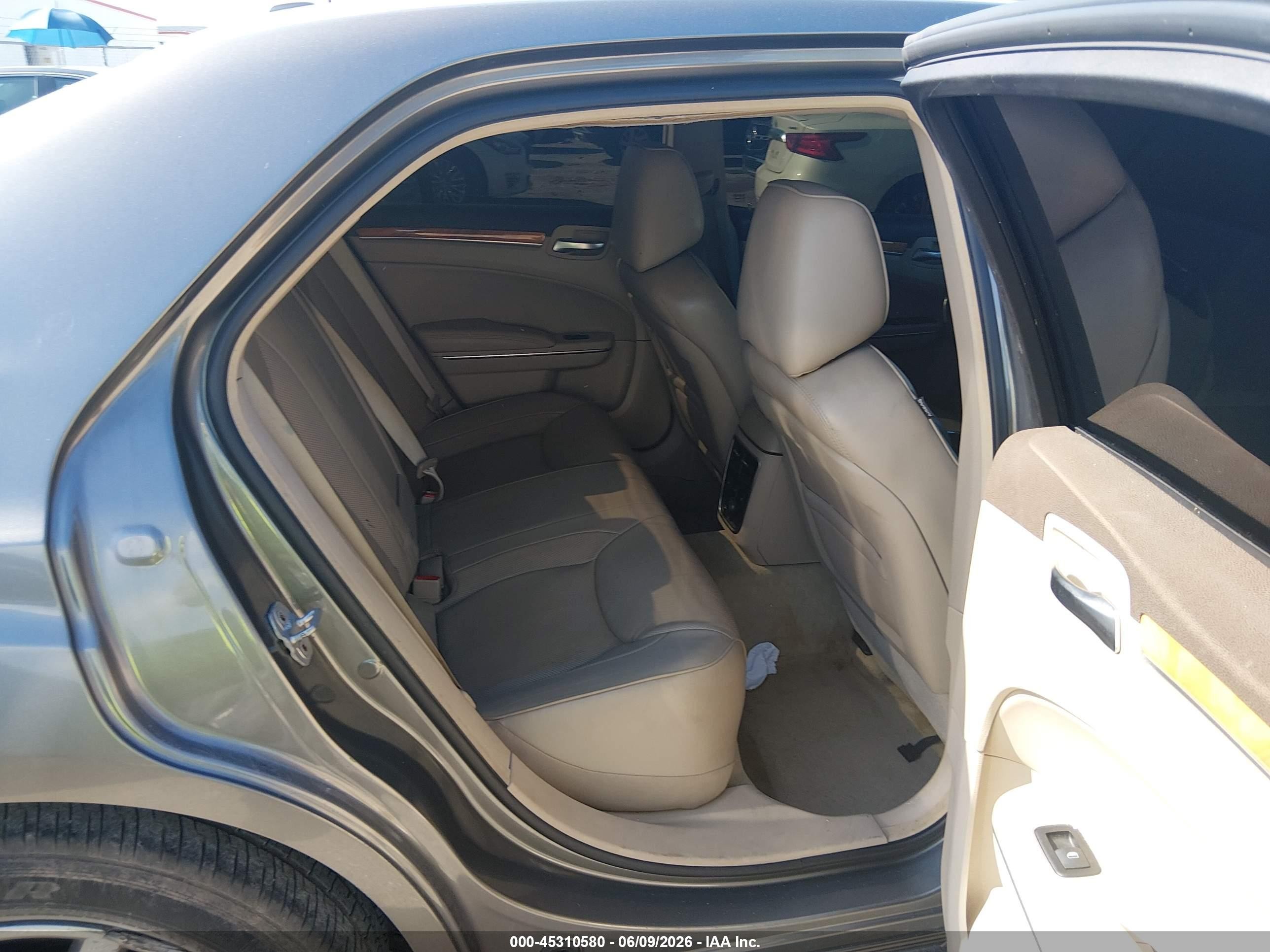 2012 Chrysler 300c   Gray vin: 2C3CCAET8CH109002