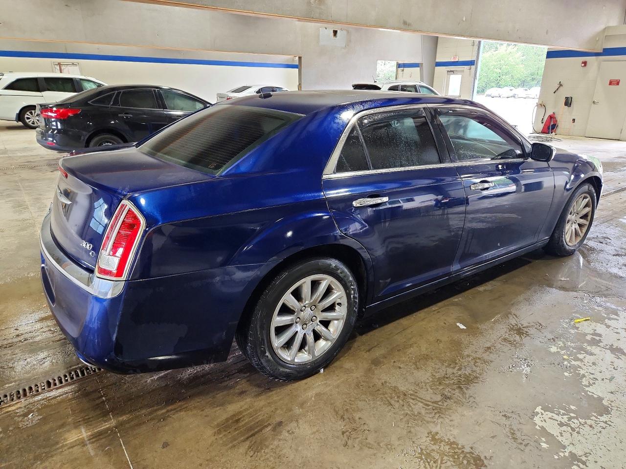 2013 Chrysler 300c Blue vin: 2C3CCAET9DH577757